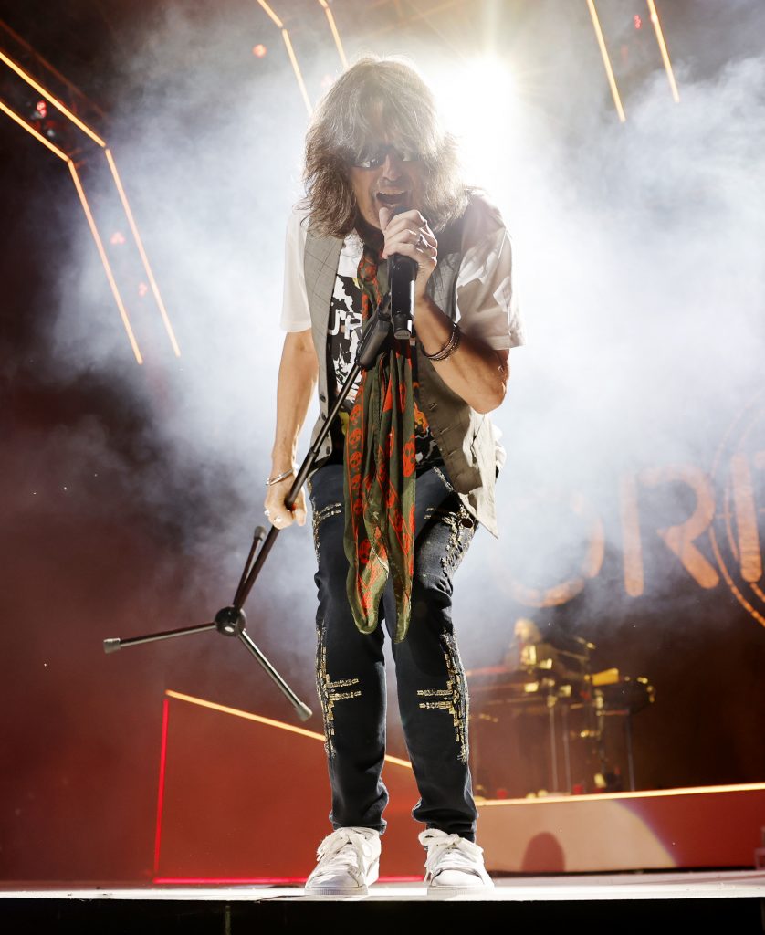 Kelly Hansen Net Worth - Wiki, Age, Weight and Height, Relationships