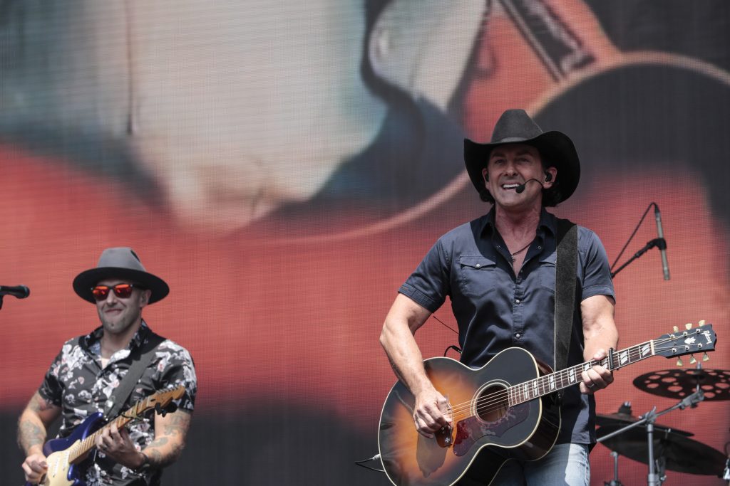 Lee Kernaghan Net Worth in 2023 - Wiki, Age, Weight and Height