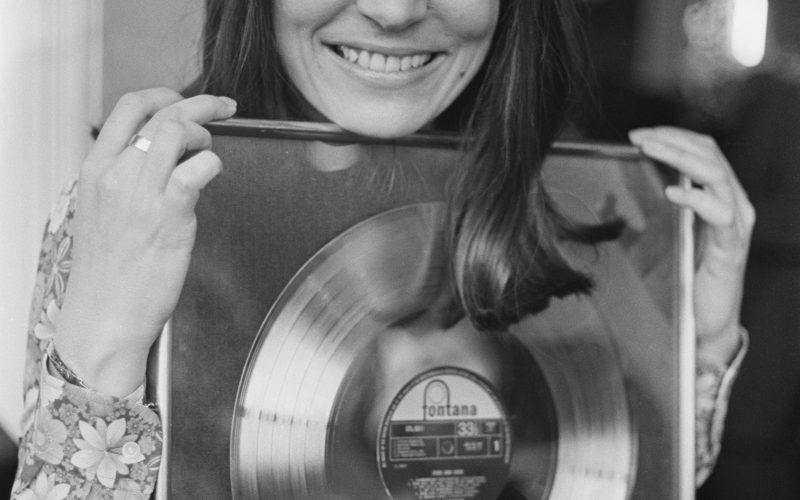 Nana Mouskouri