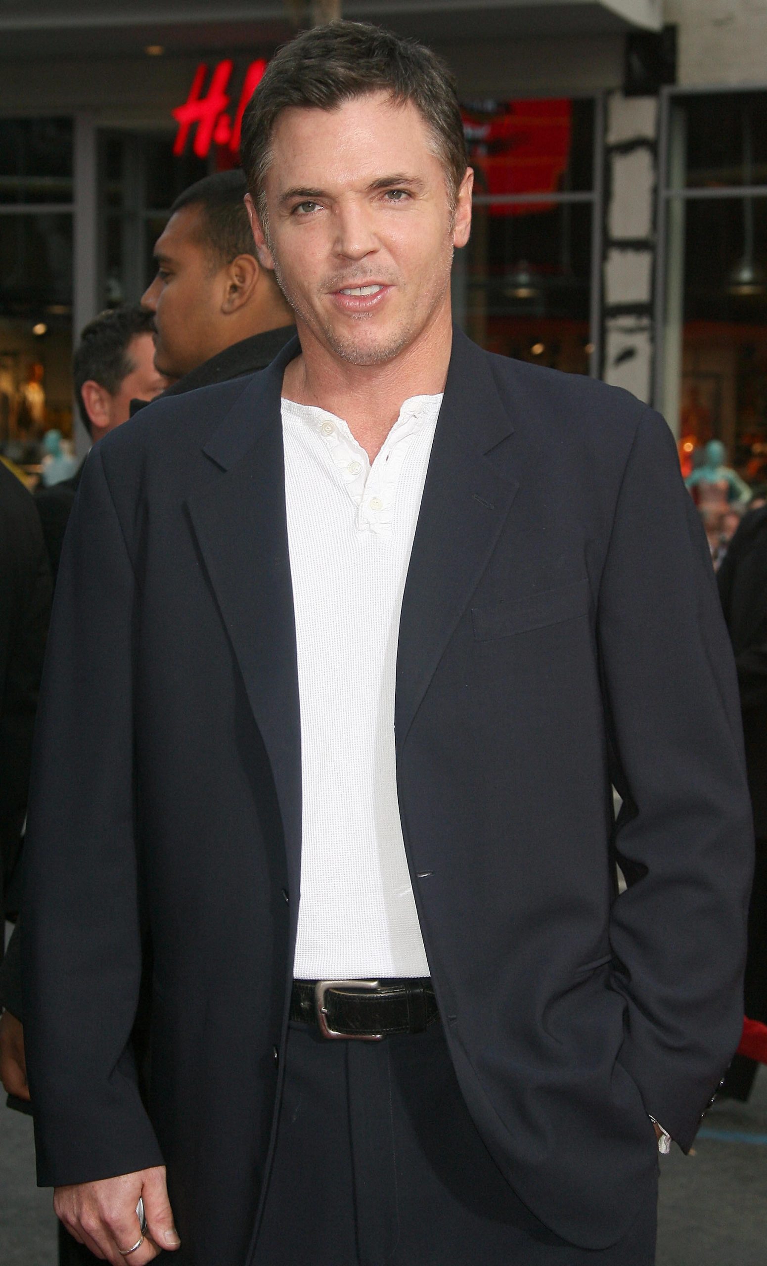 Nicholas Lea