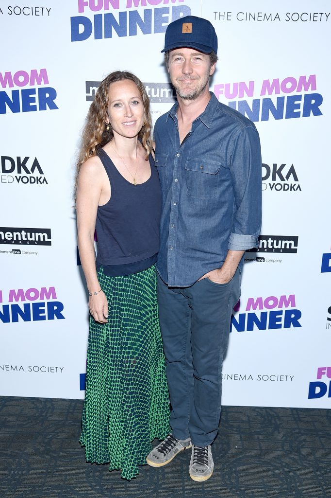 Shauna Robertson Net Worth - Wiki, Age, Weight and Height