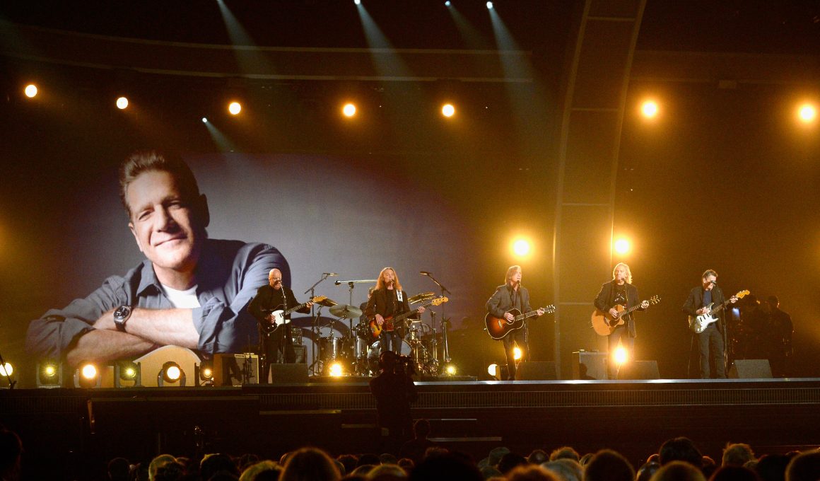 Steuart Smith Net Worth in 2023 - Wiki, Age, Weight and Height