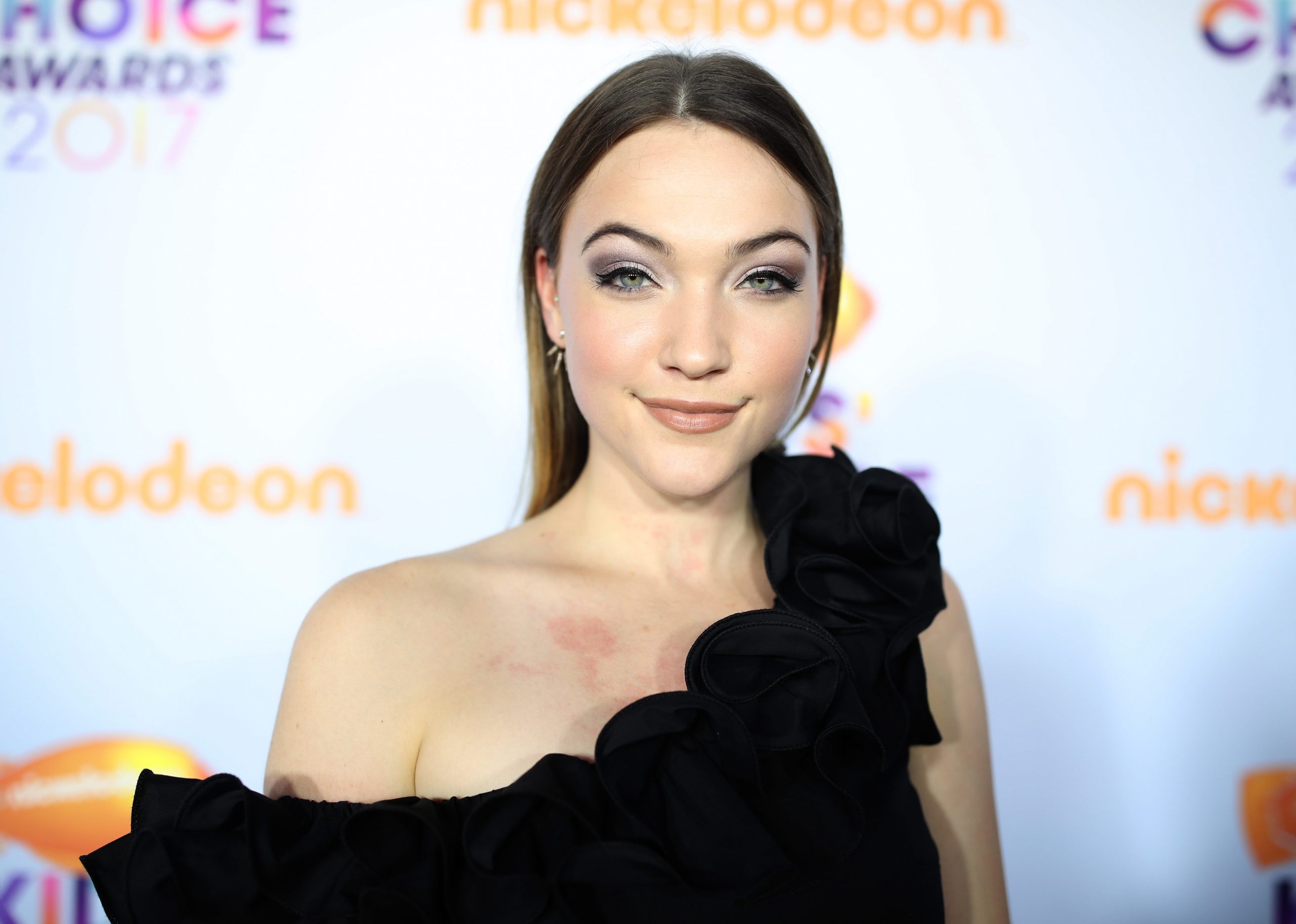 Violett Beane