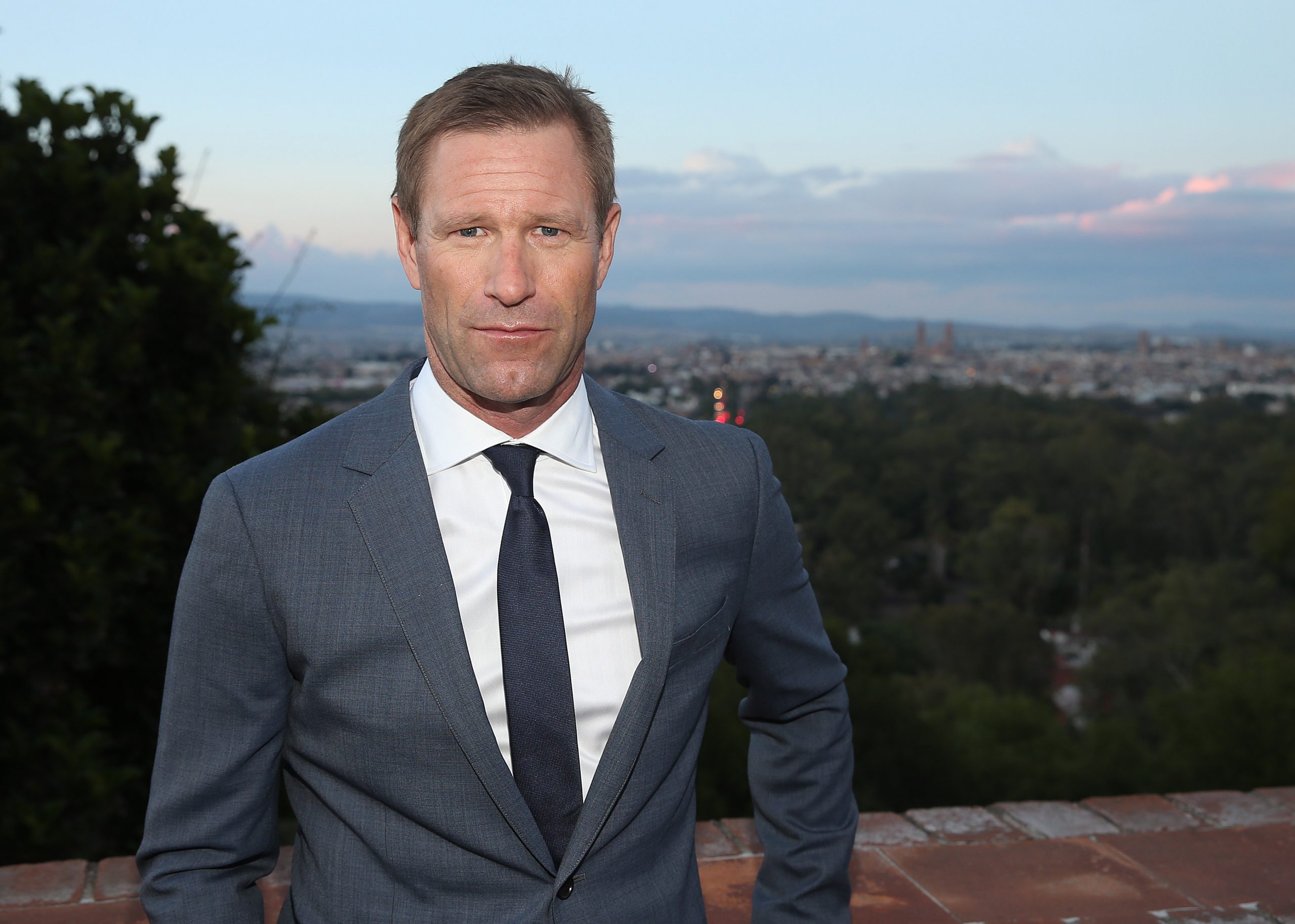 Aaron Eckhart photo 3