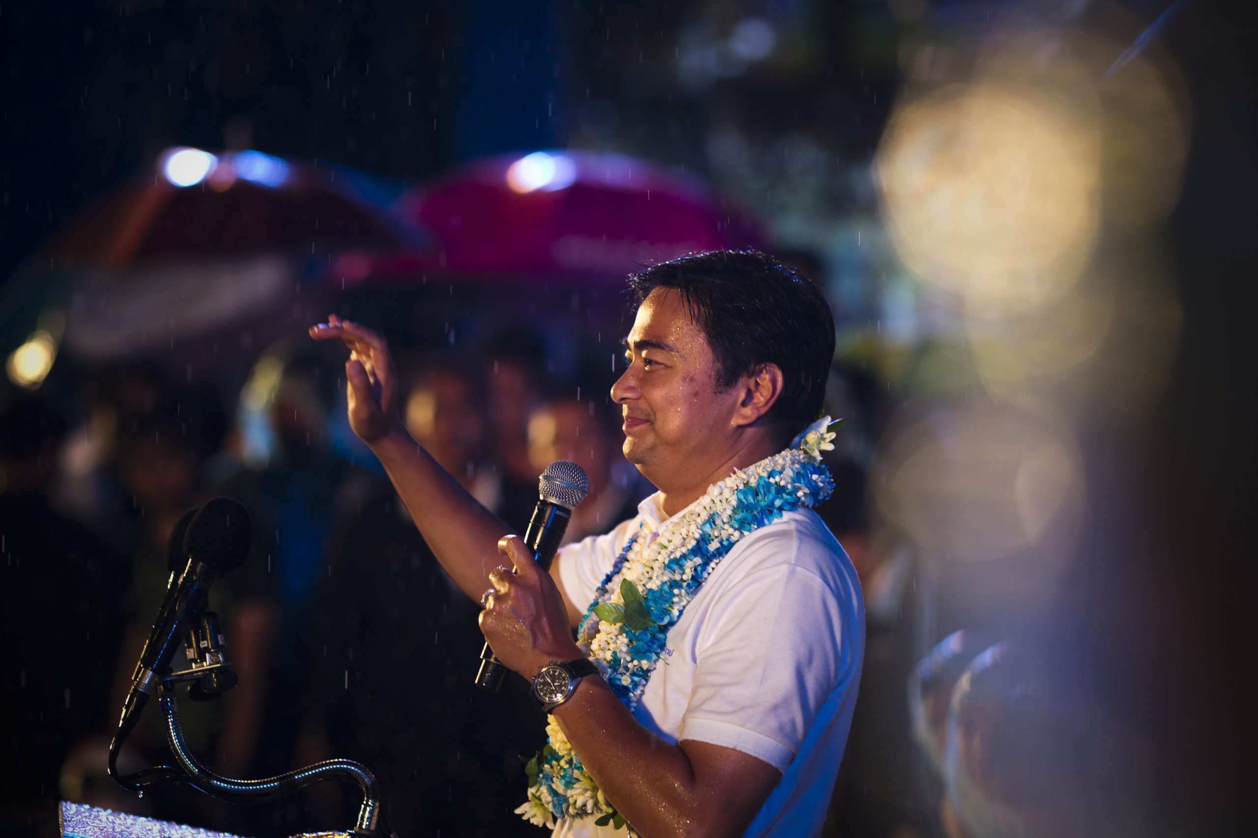 Abhisit Vejjajiva photo 3