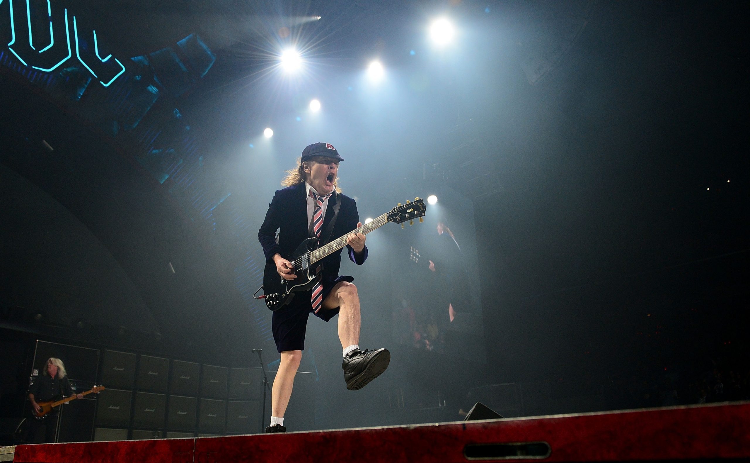 AC/DC photo 2