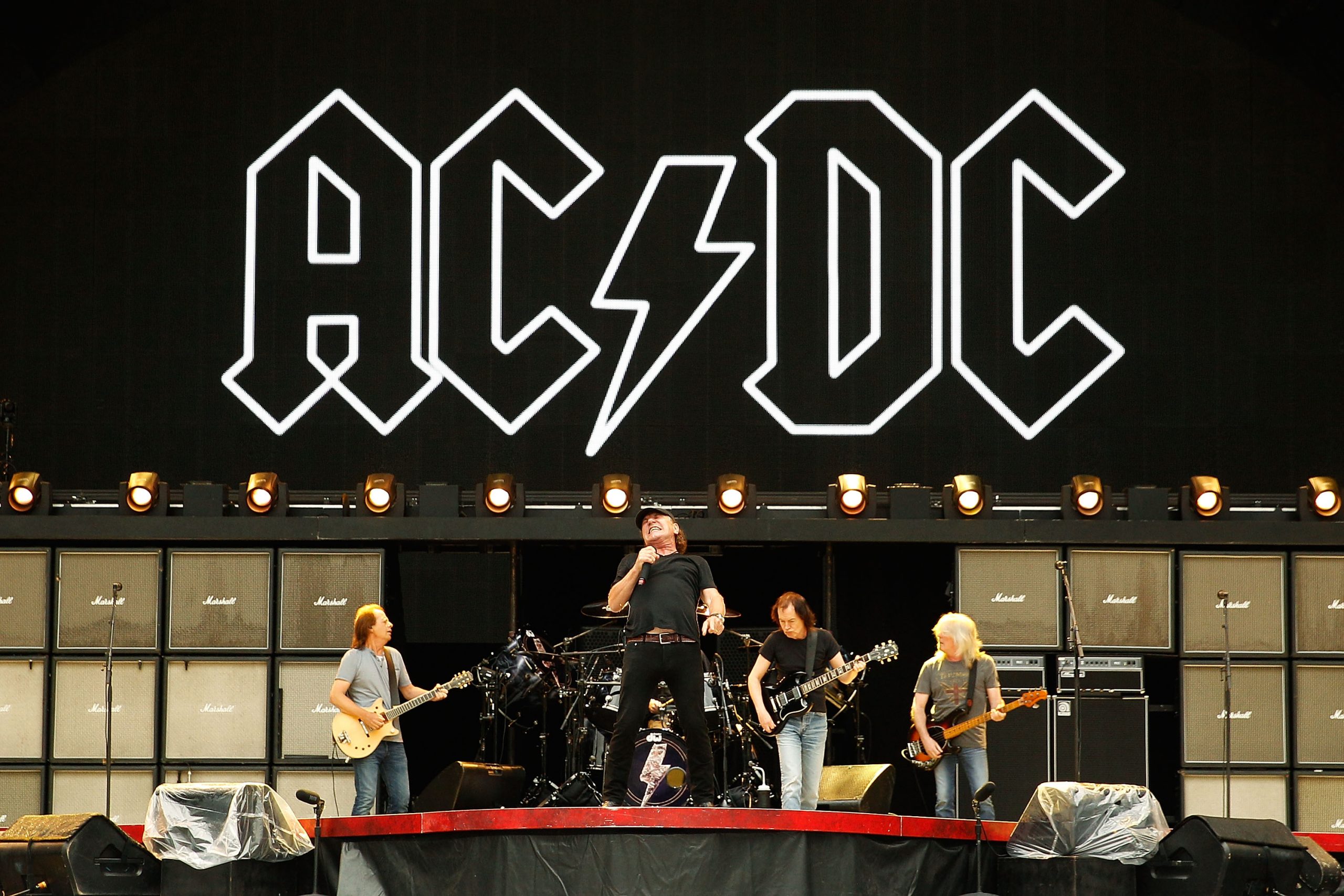 AC/DC photo 3