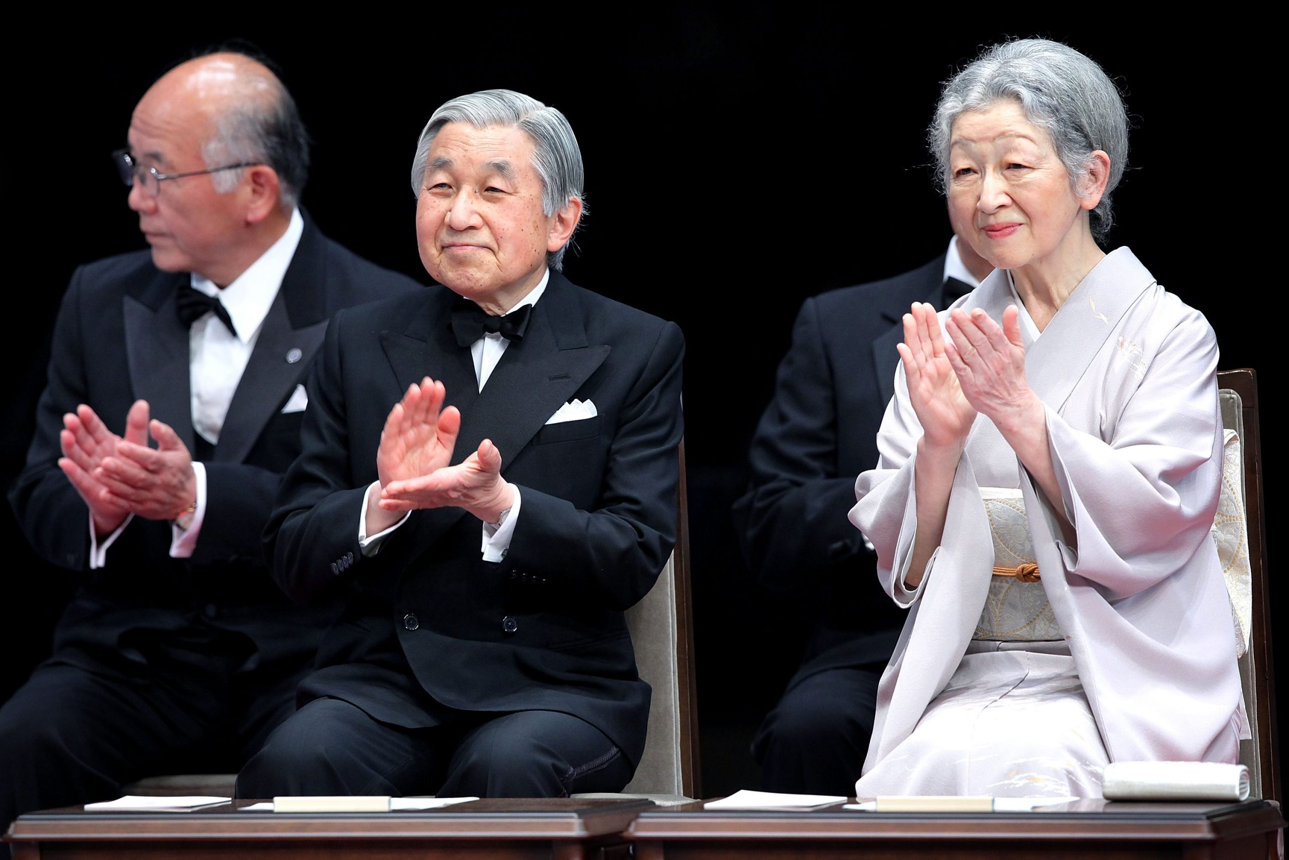 Akihito photo