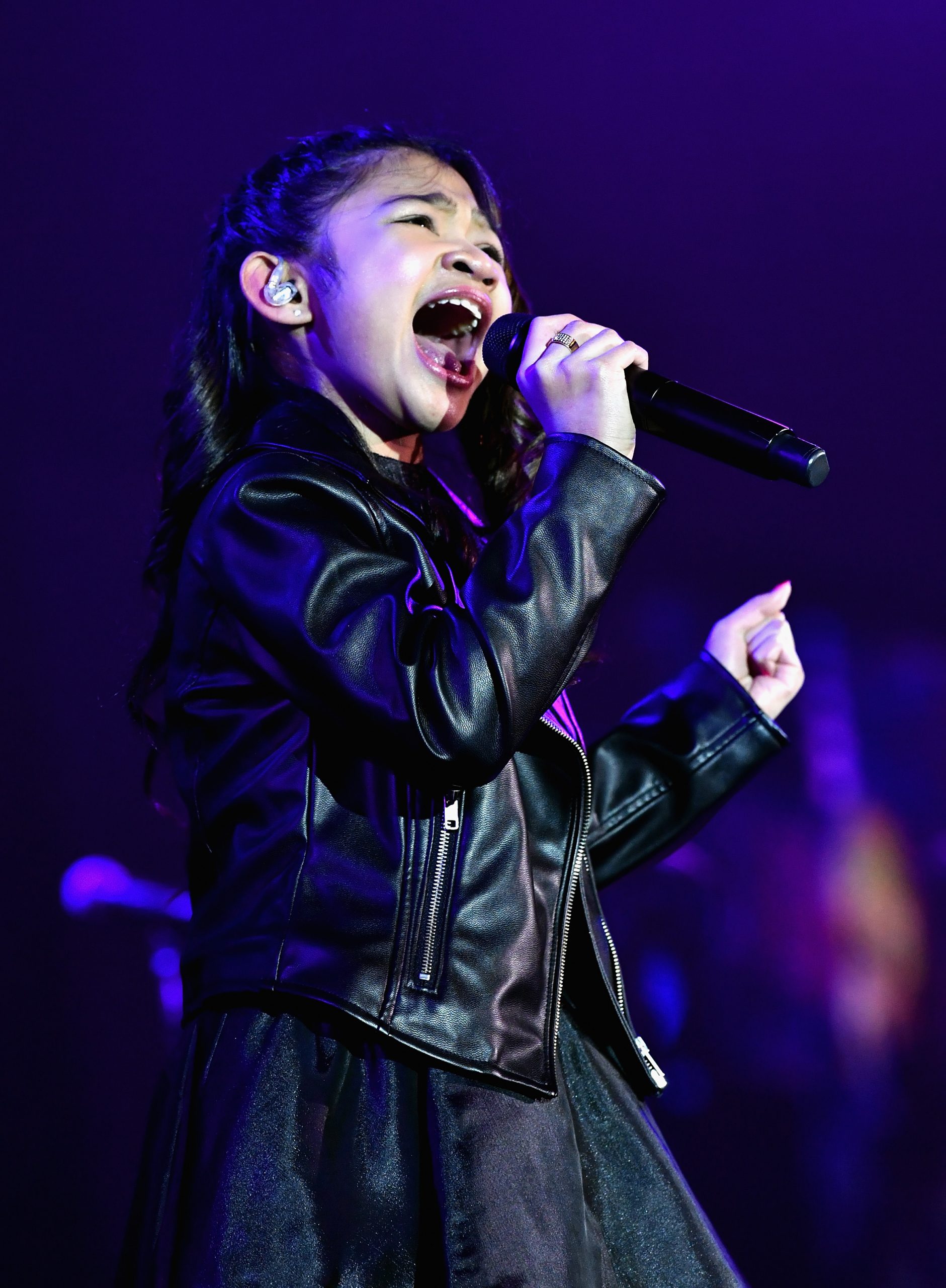 Angelica Hale photo 3