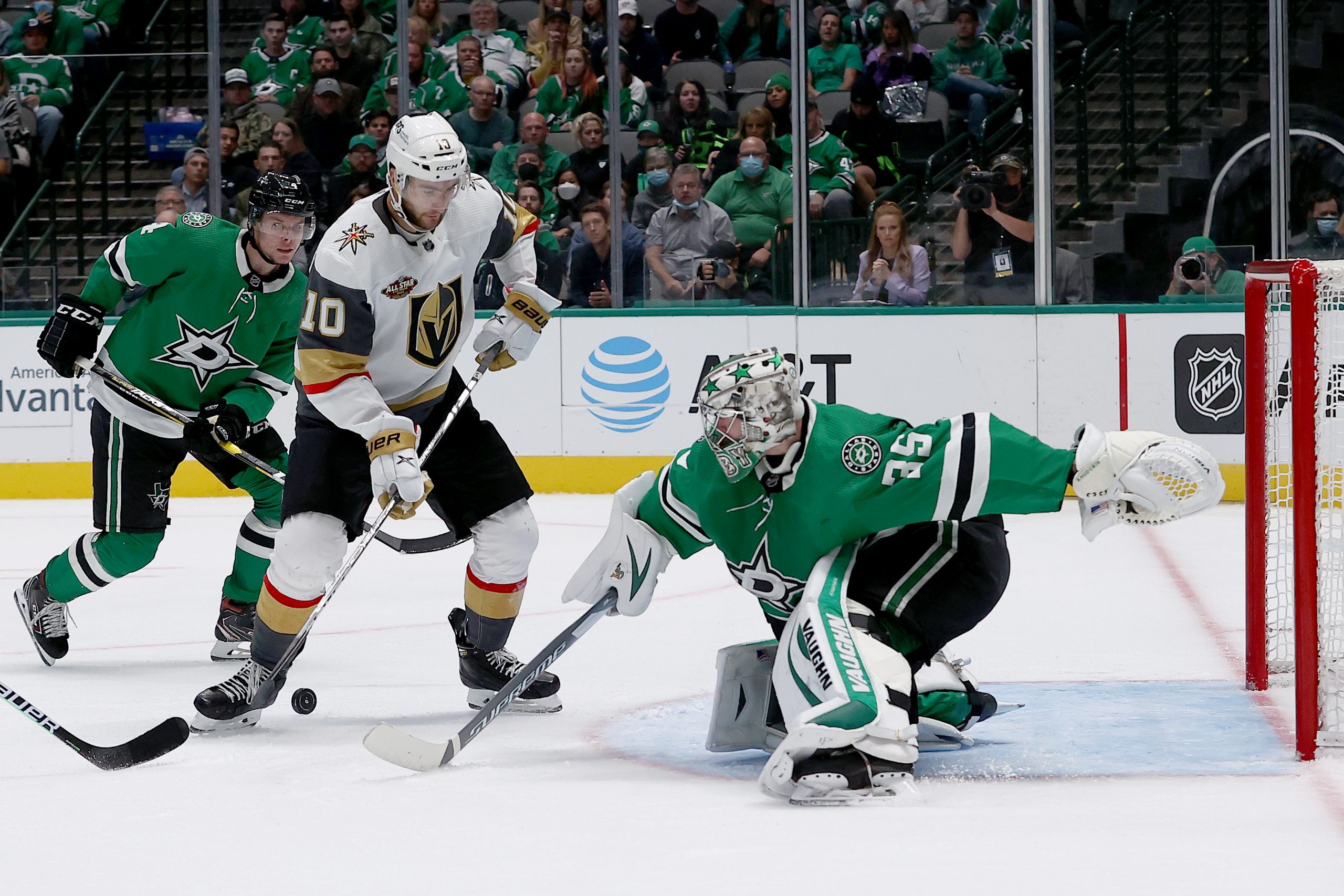 Anton Khudobin photo 2