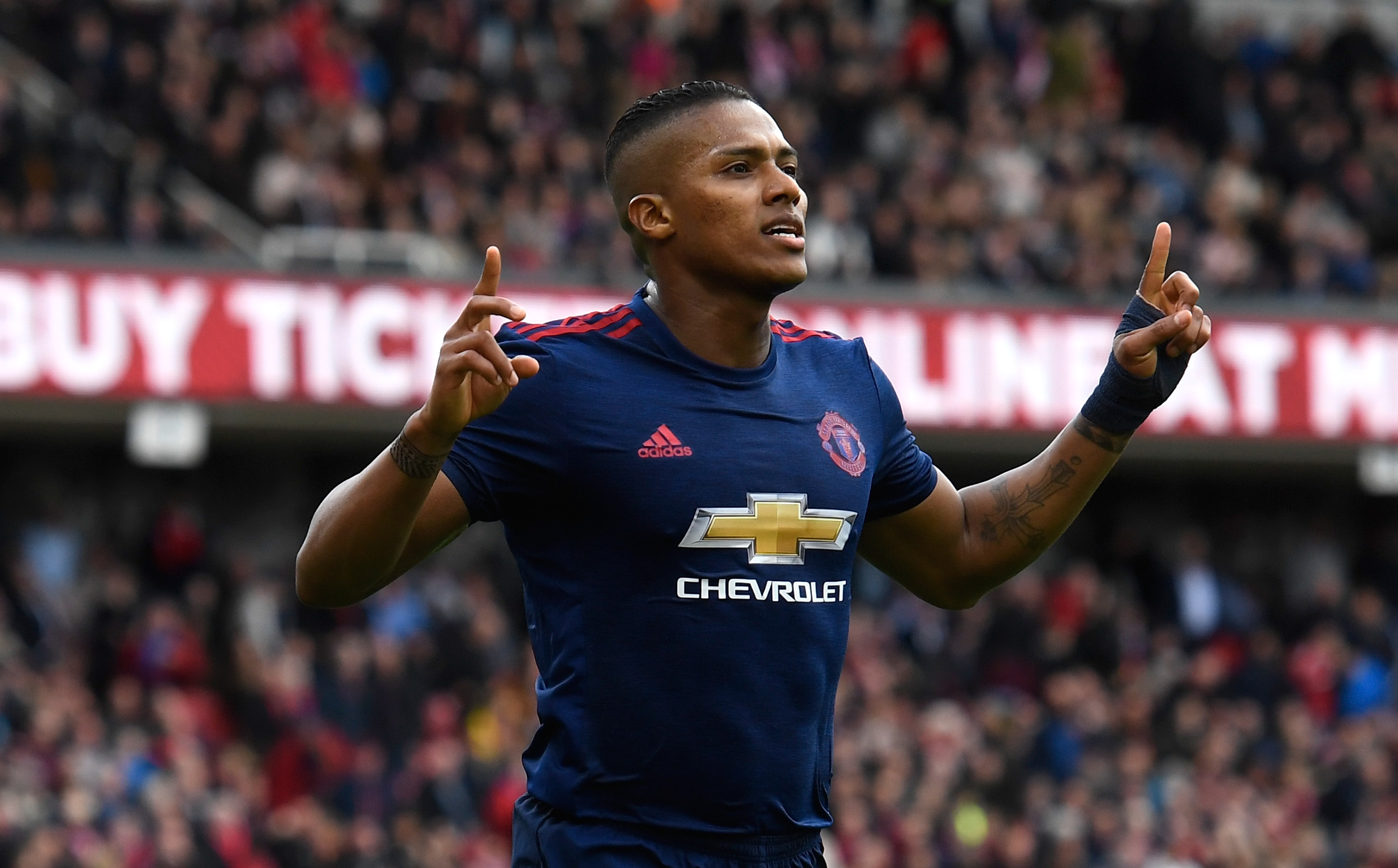 Antonio Valencia photo