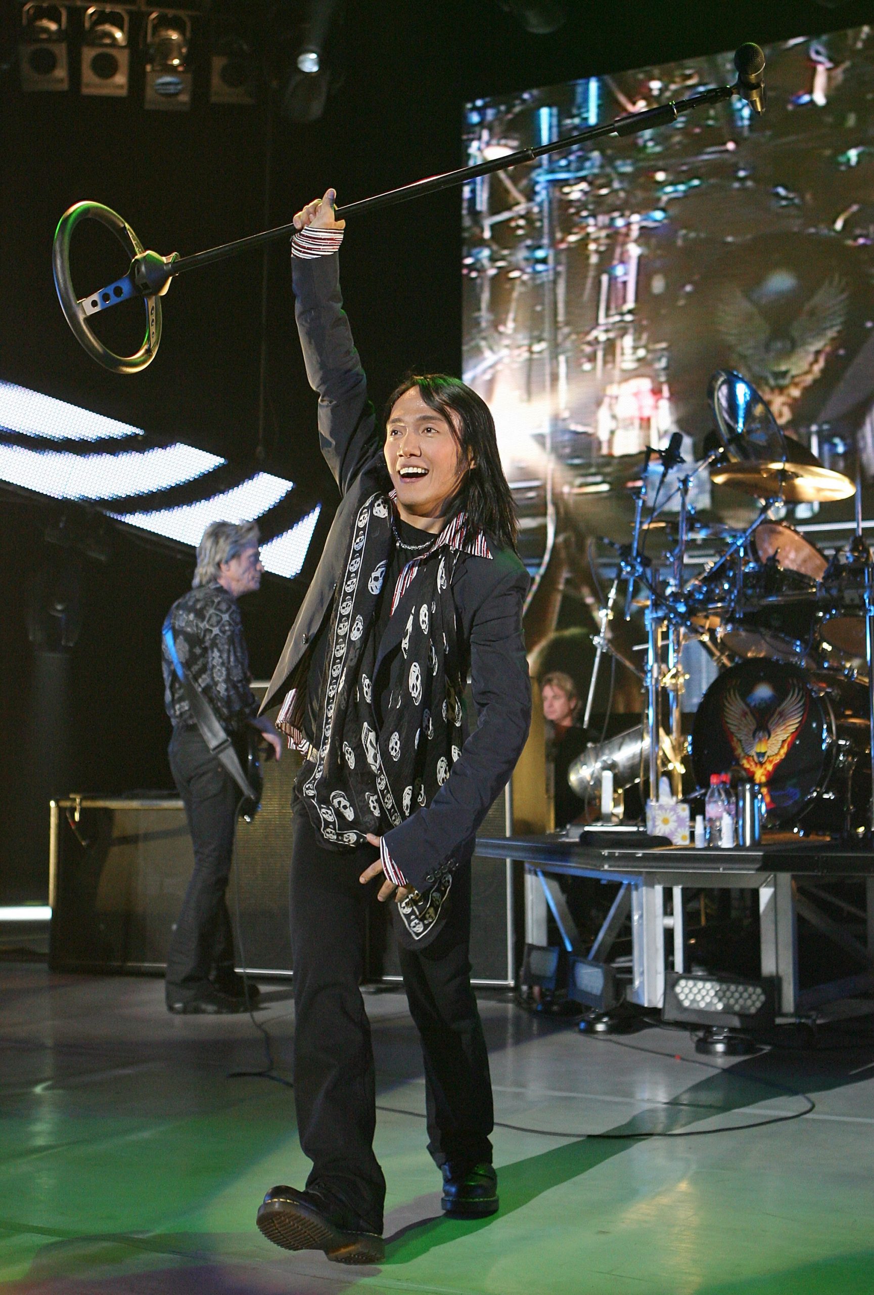 Arnel Pineda photo