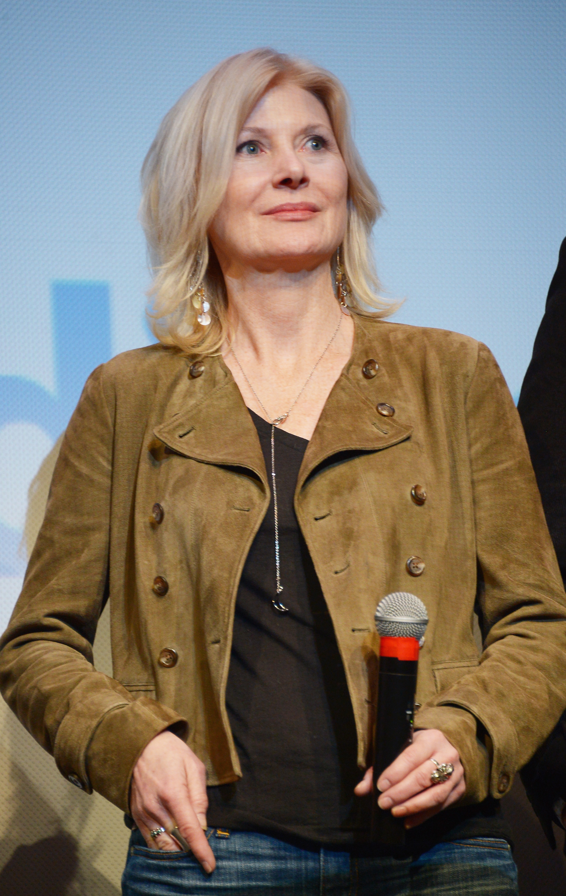 Beth Broderick photo 3