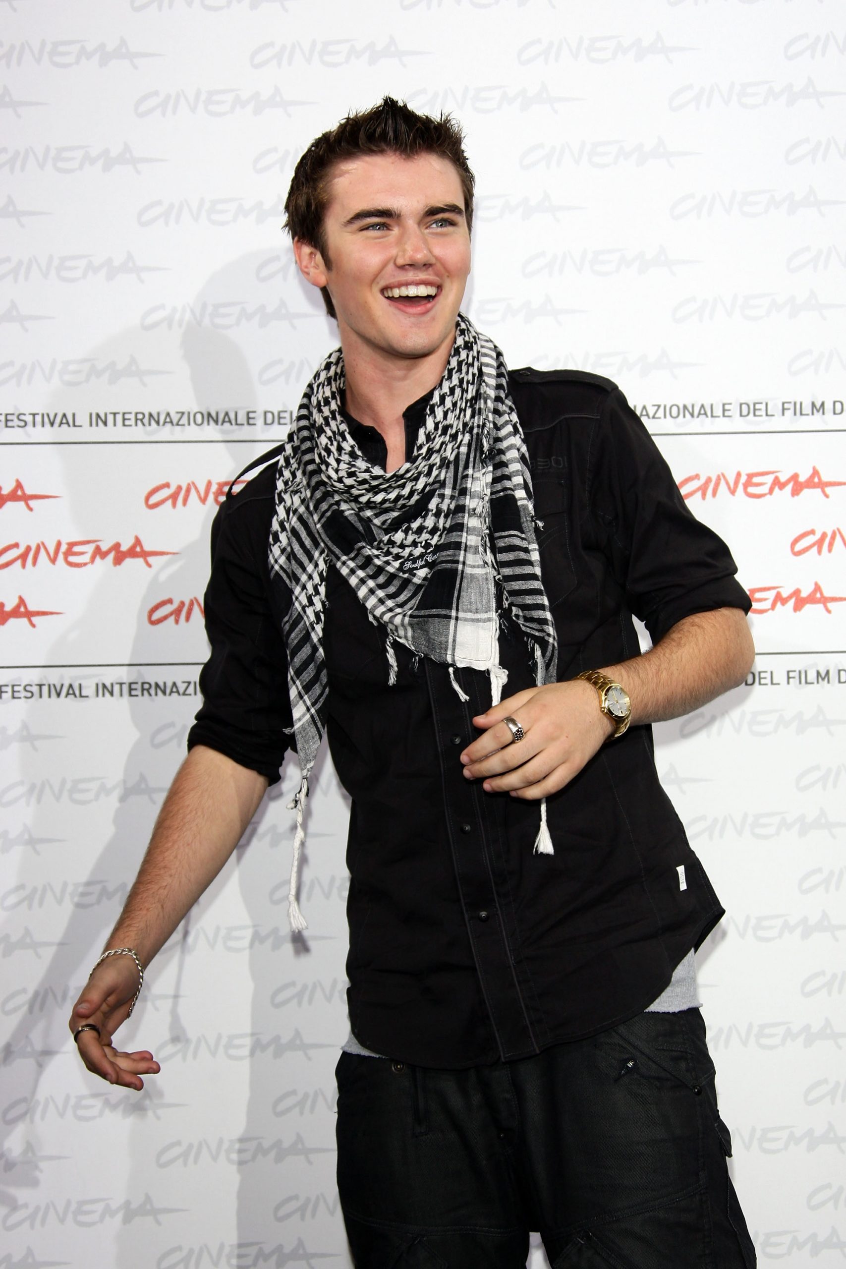 Cameron Bright photo 3