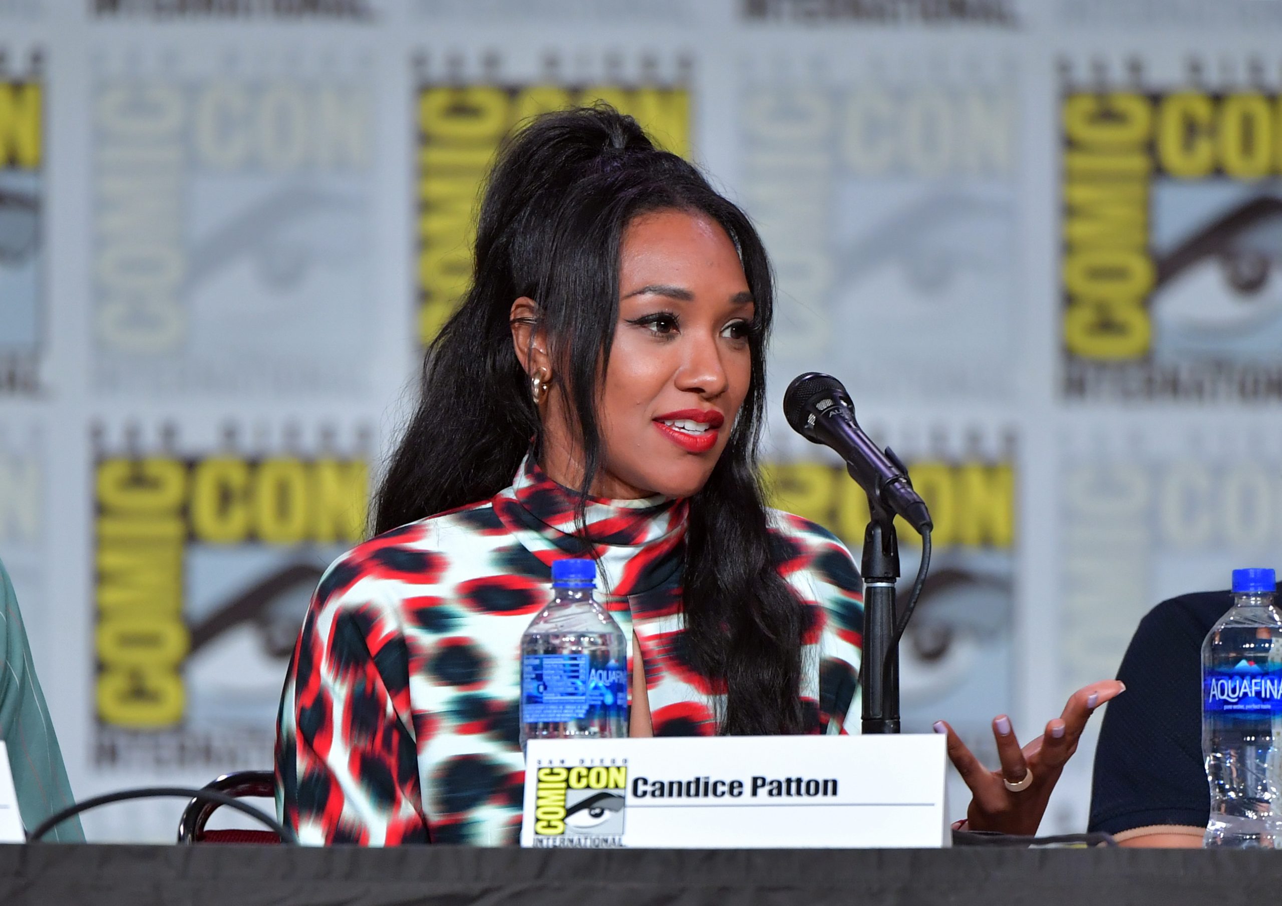 Candice Patton photo 2