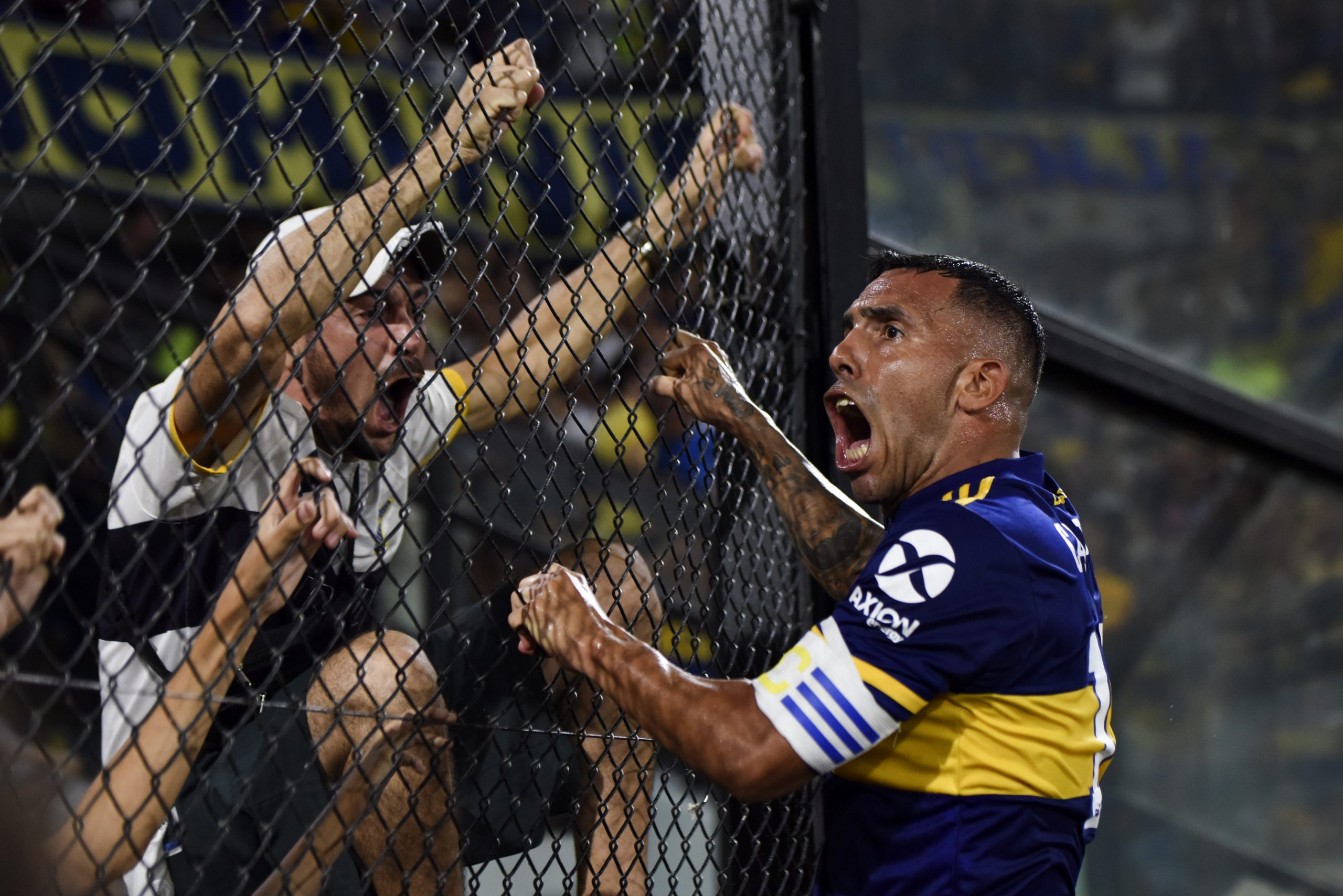 Carlos Tevez photo