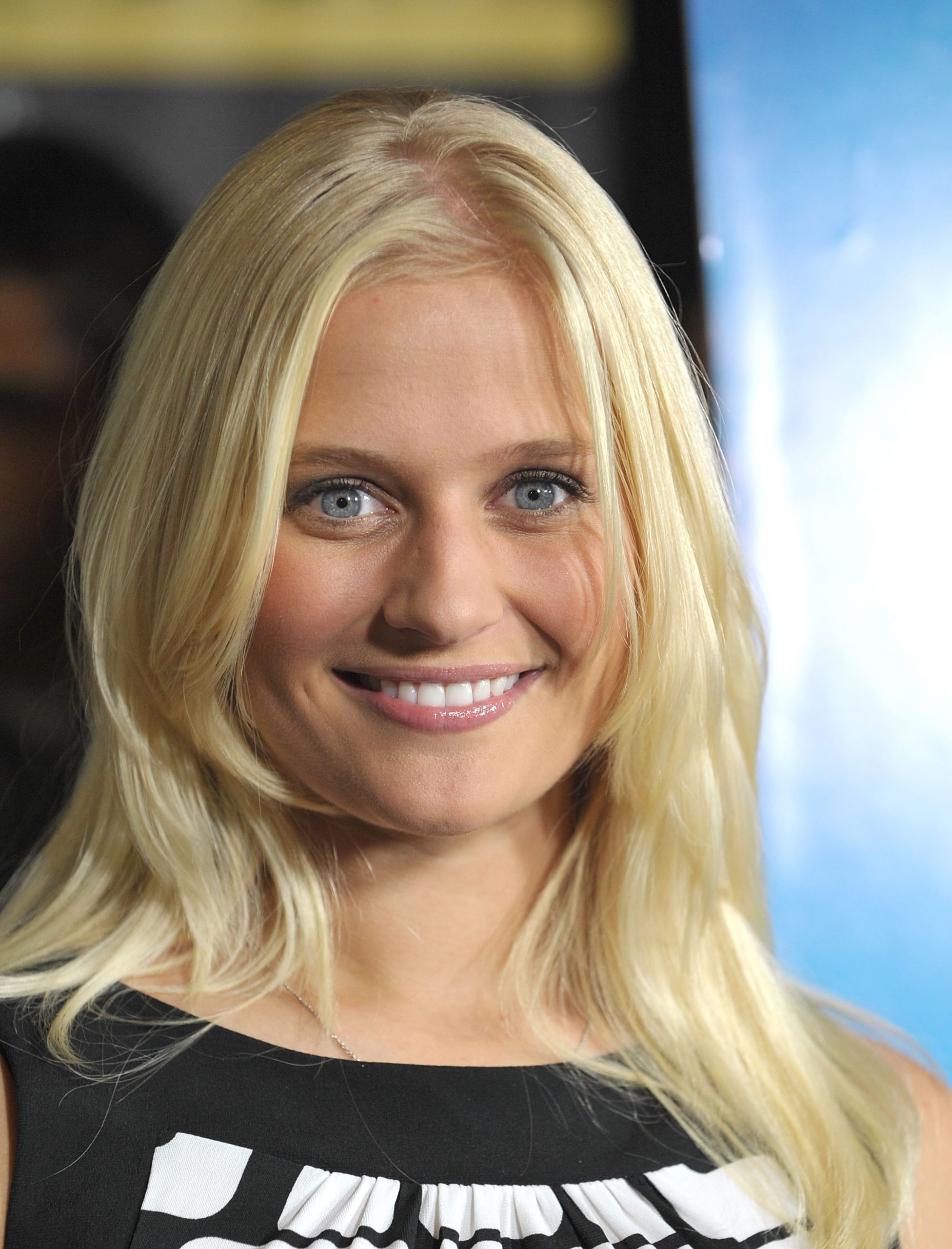 Carly Schroeder photo 3