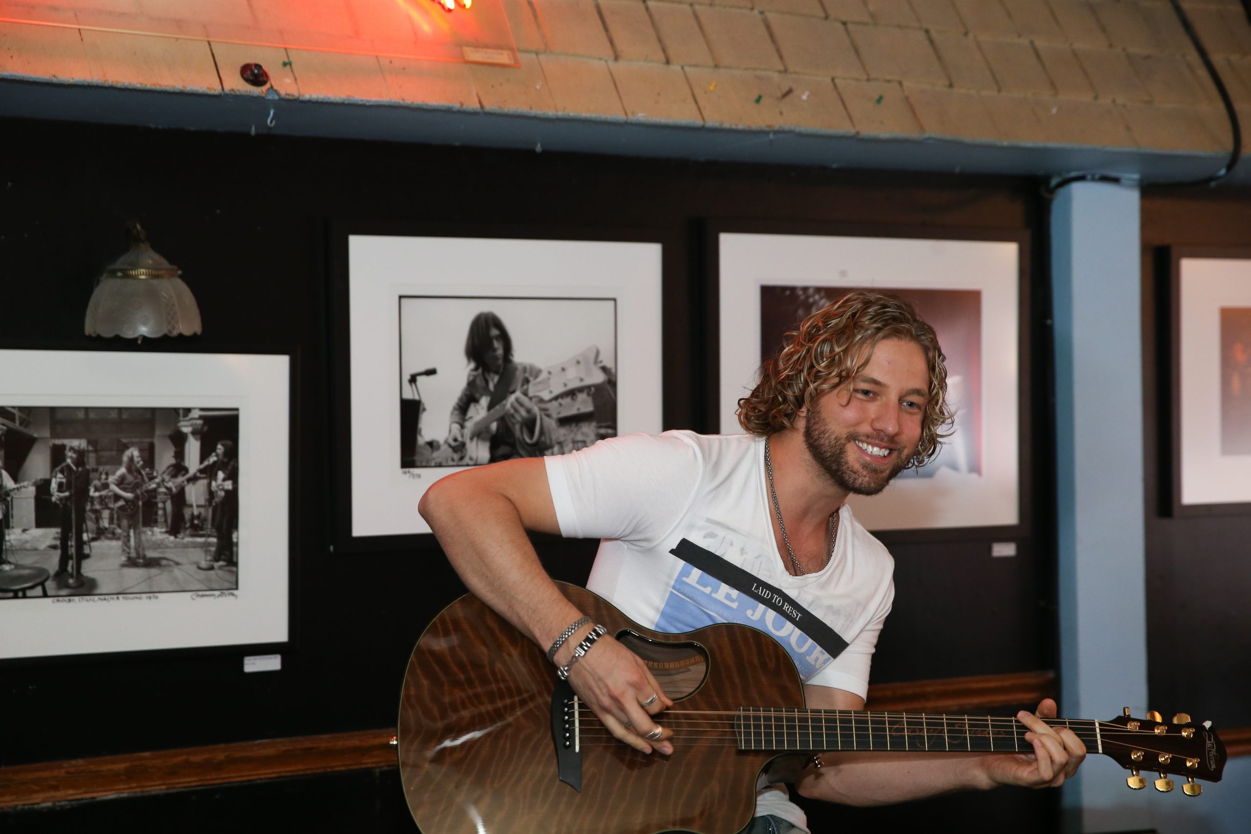 Casey James photo 2