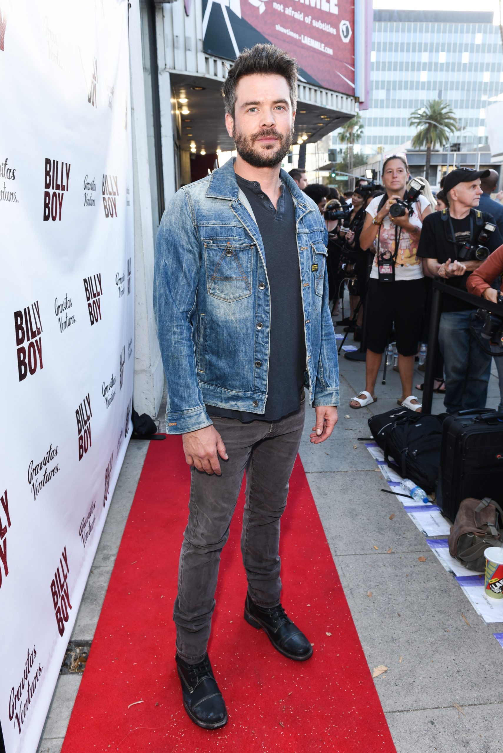 Charlie Weber photo