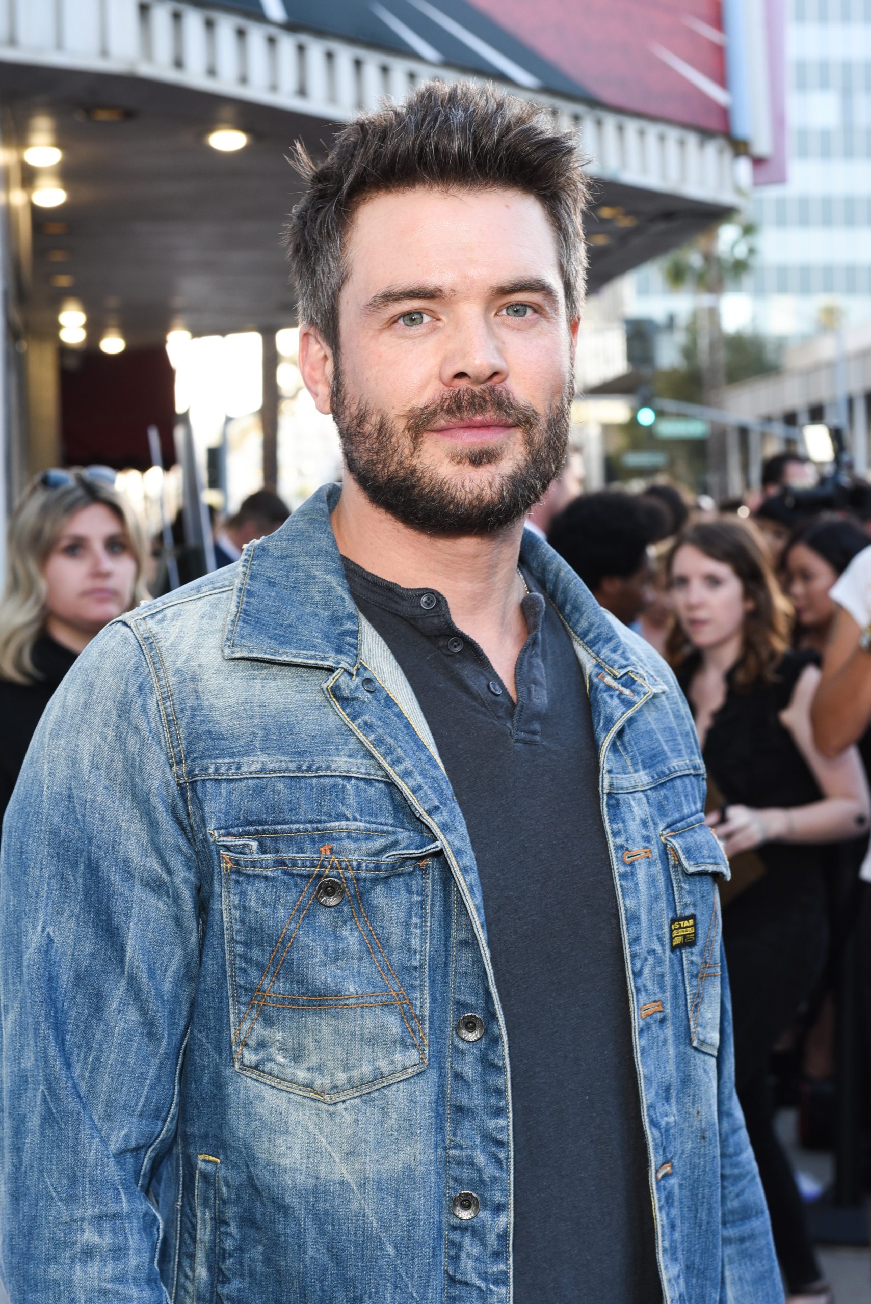 Charlie Weber photo 2