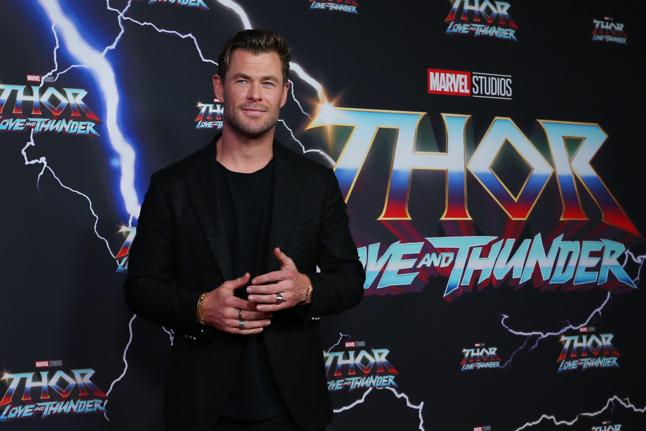 Chris Hemsworth photo 2