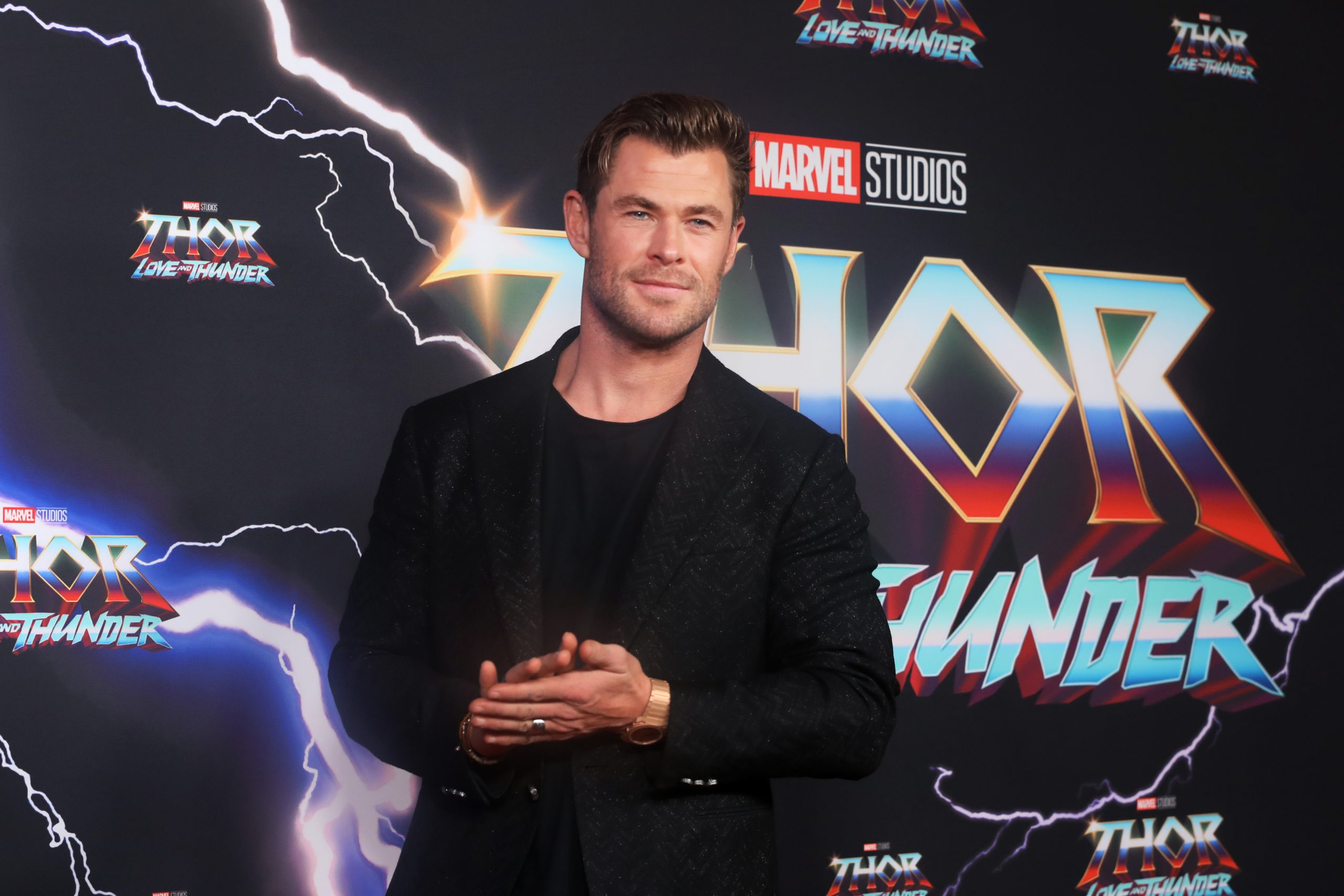 Chris Hemsworth photo 3