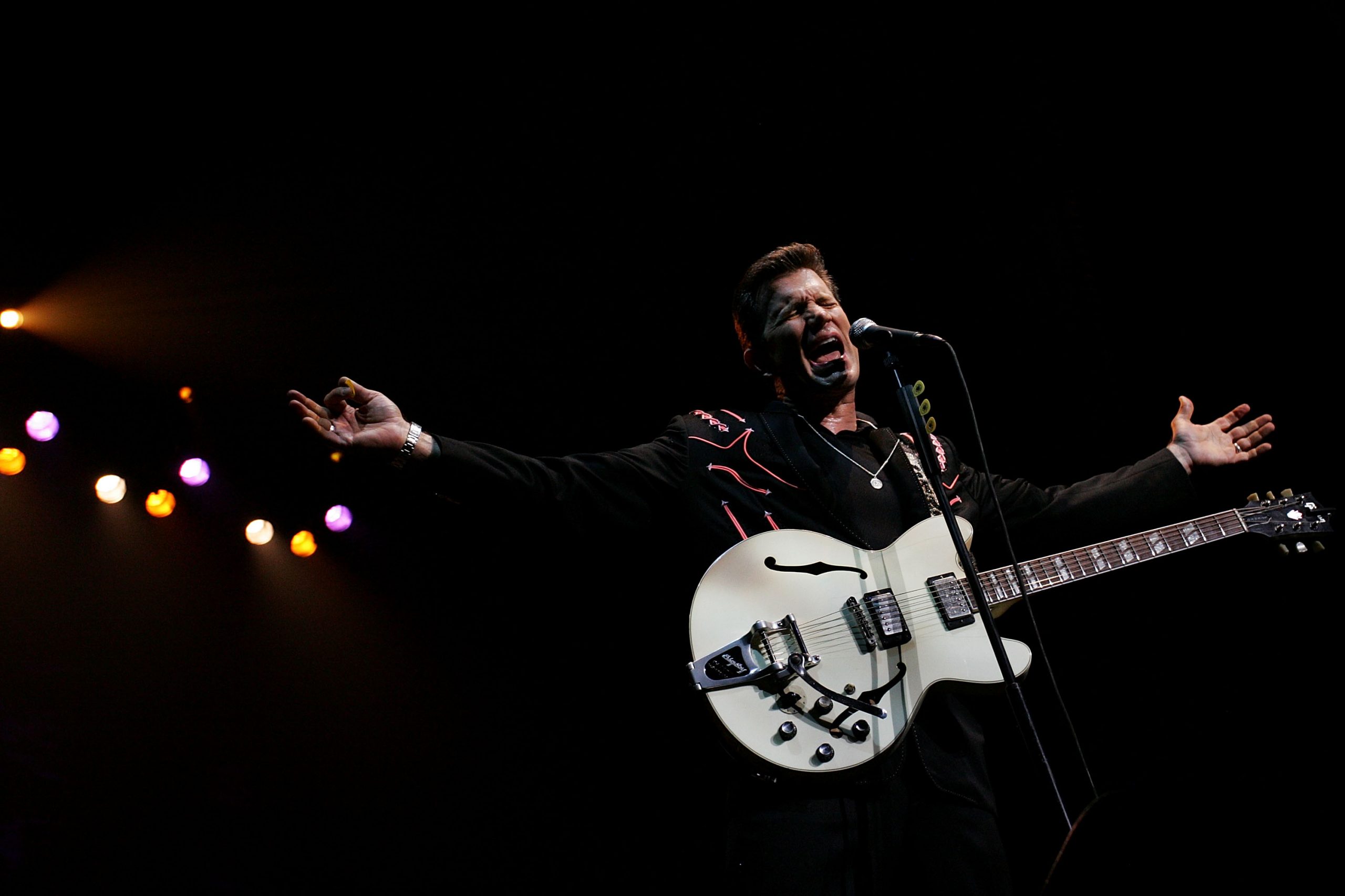 Chris Isaak photo 2