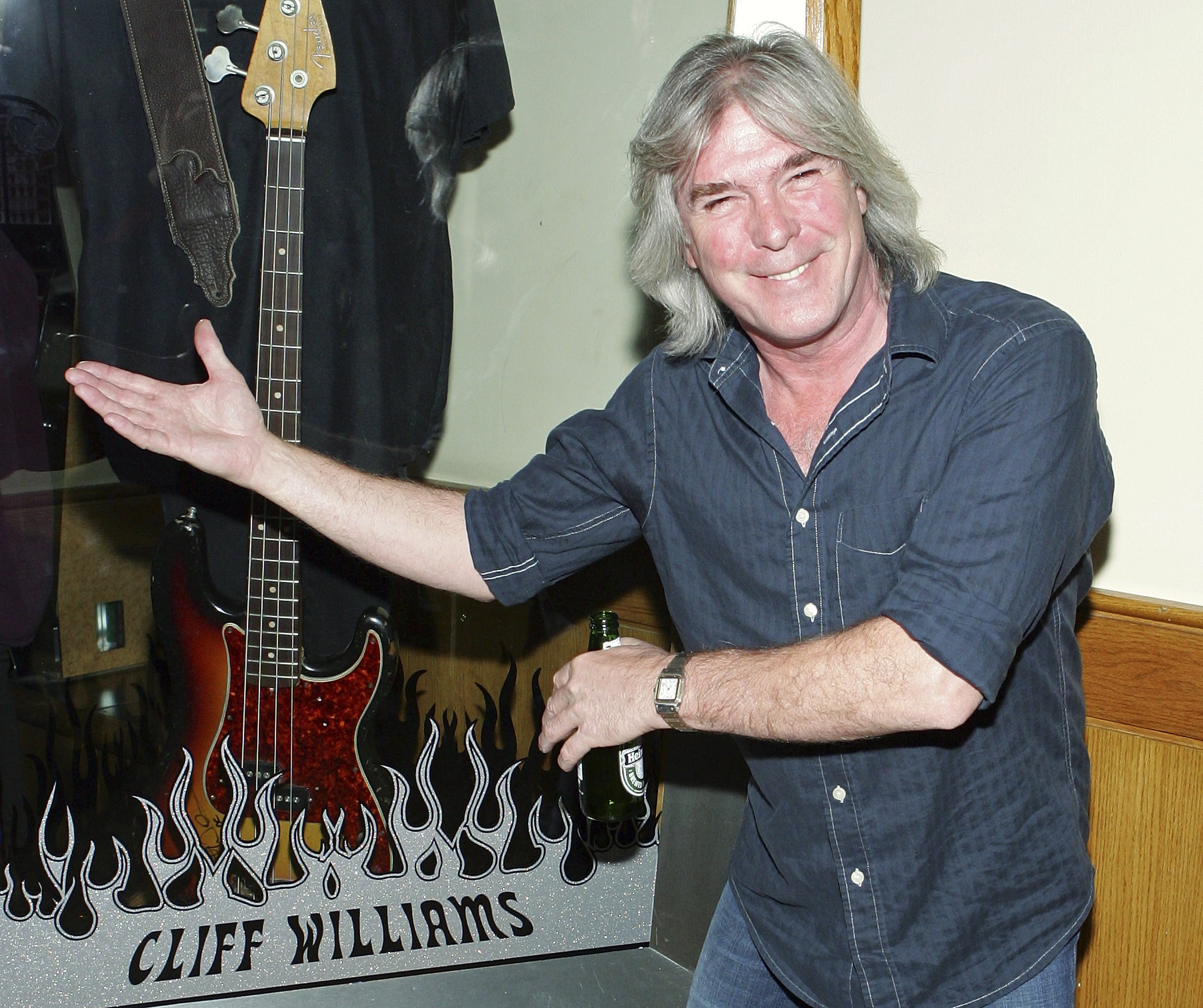 Cliff Williams photo 3