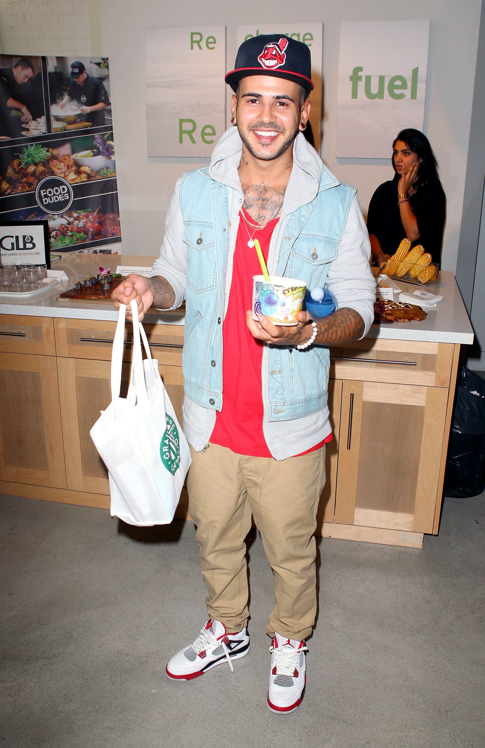 Danny Fernandes photo 3