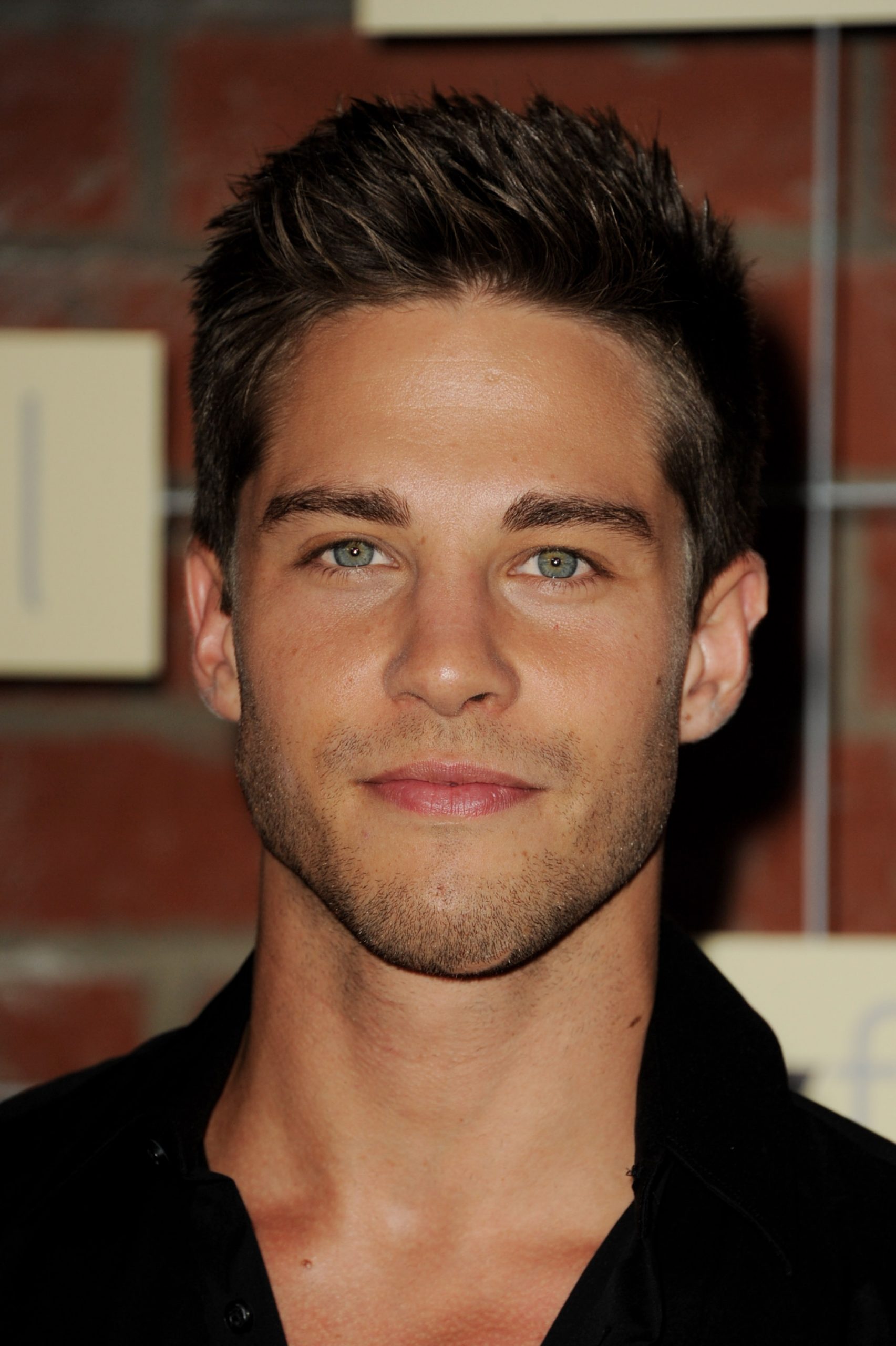 Dean Geyer photo