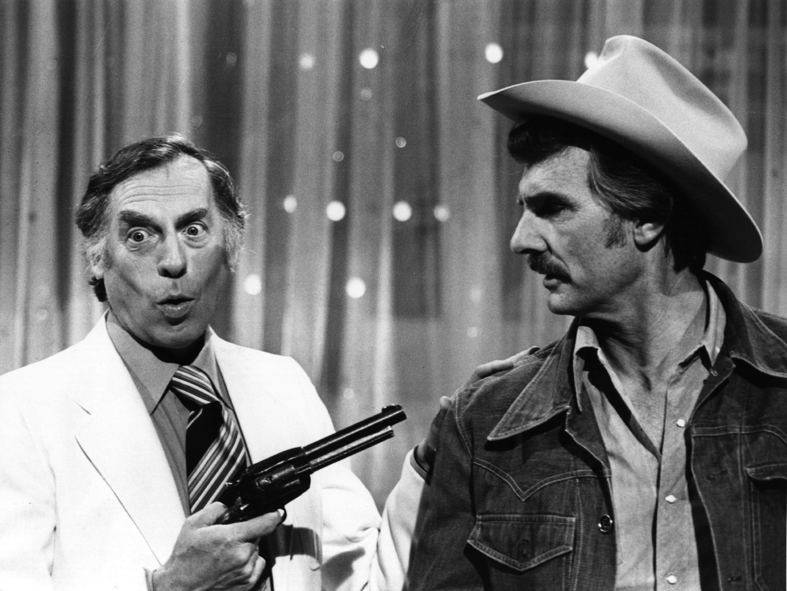 Dennis Weaver photo 2