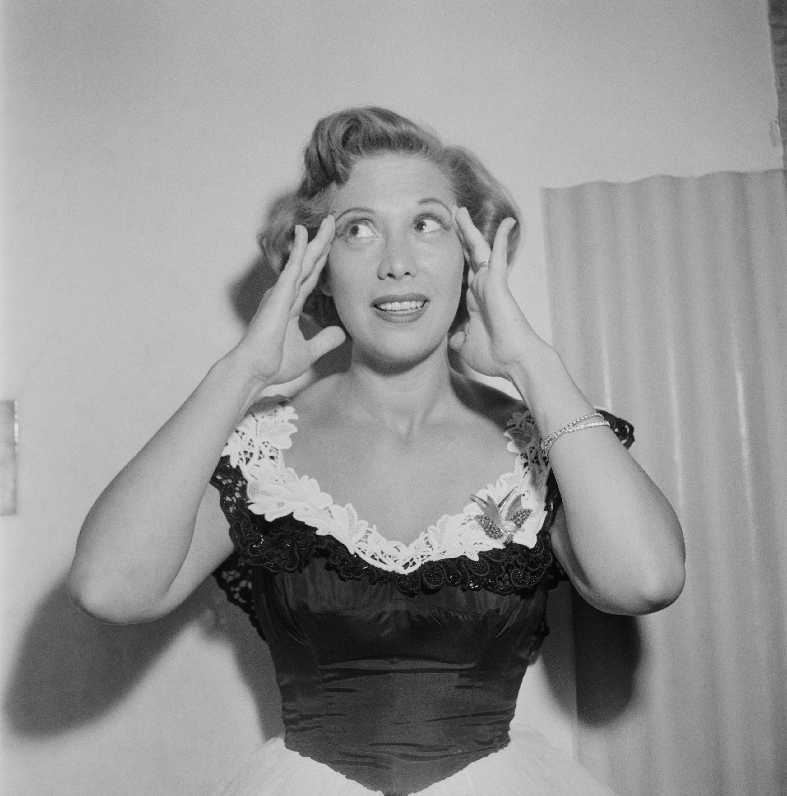 Dinah Shore photo