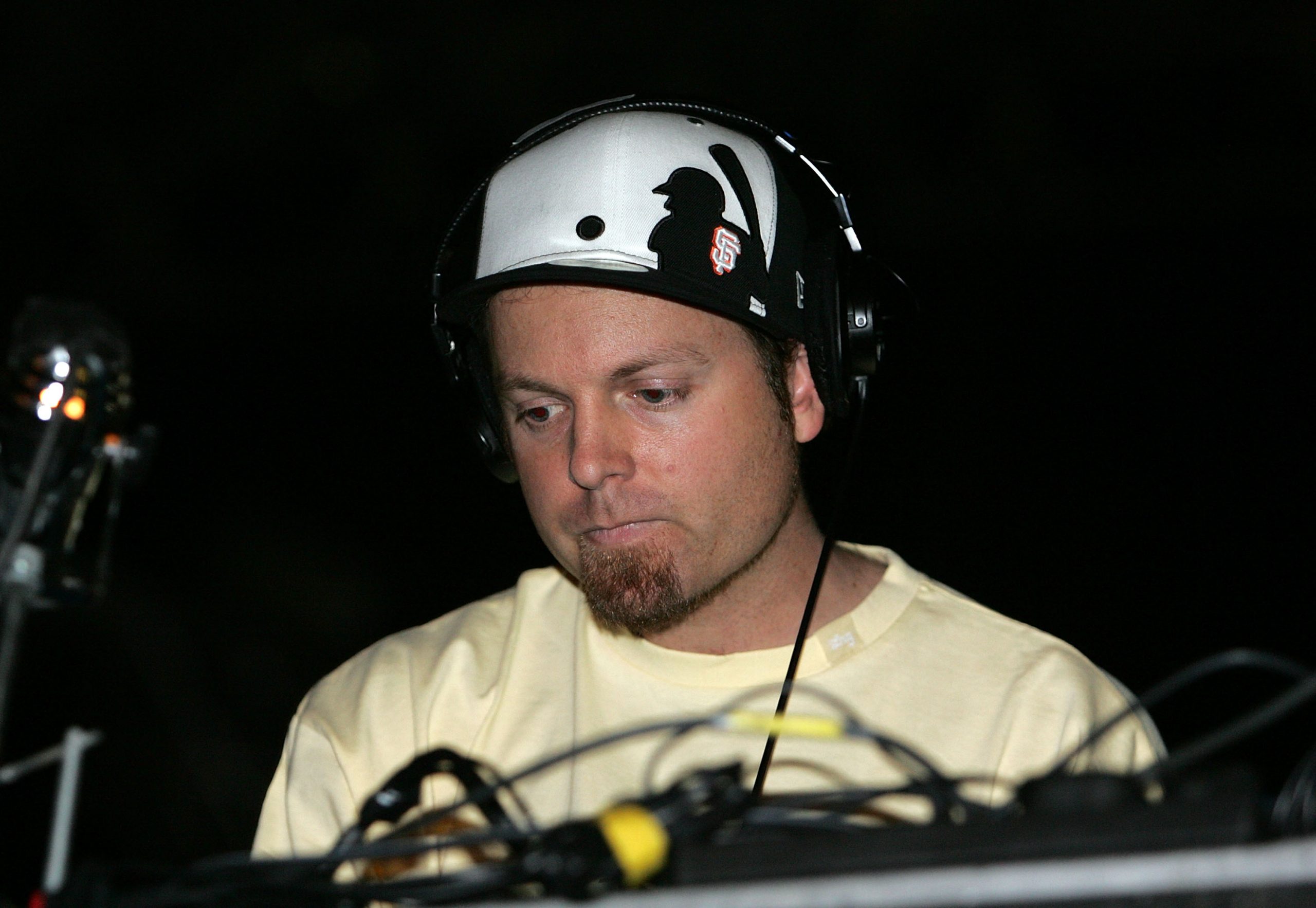 DJ Shadow photo 3