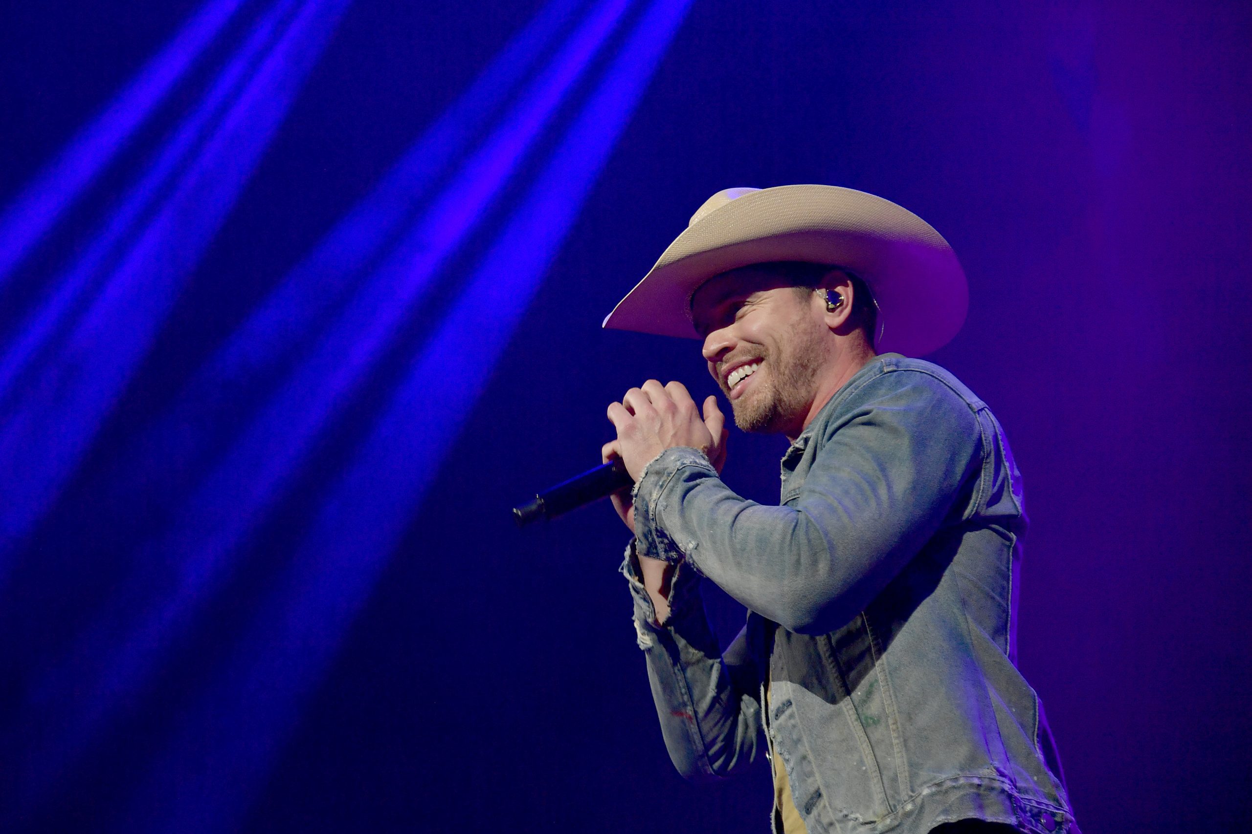 Dustin Lynch photo 3