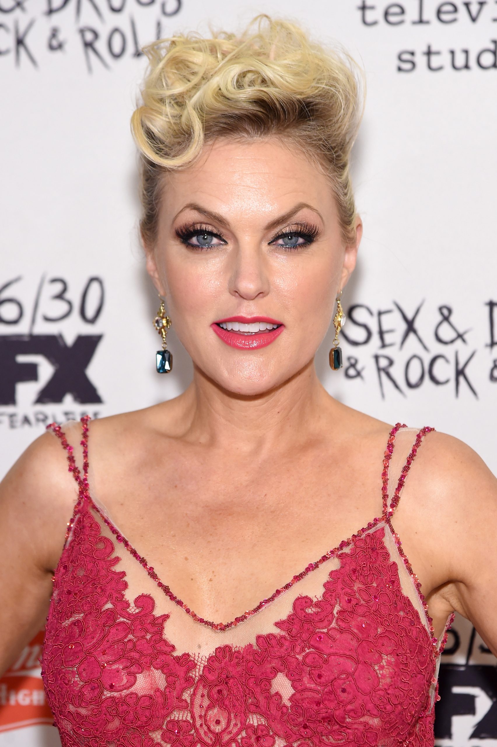 Elaine Hendrix photo