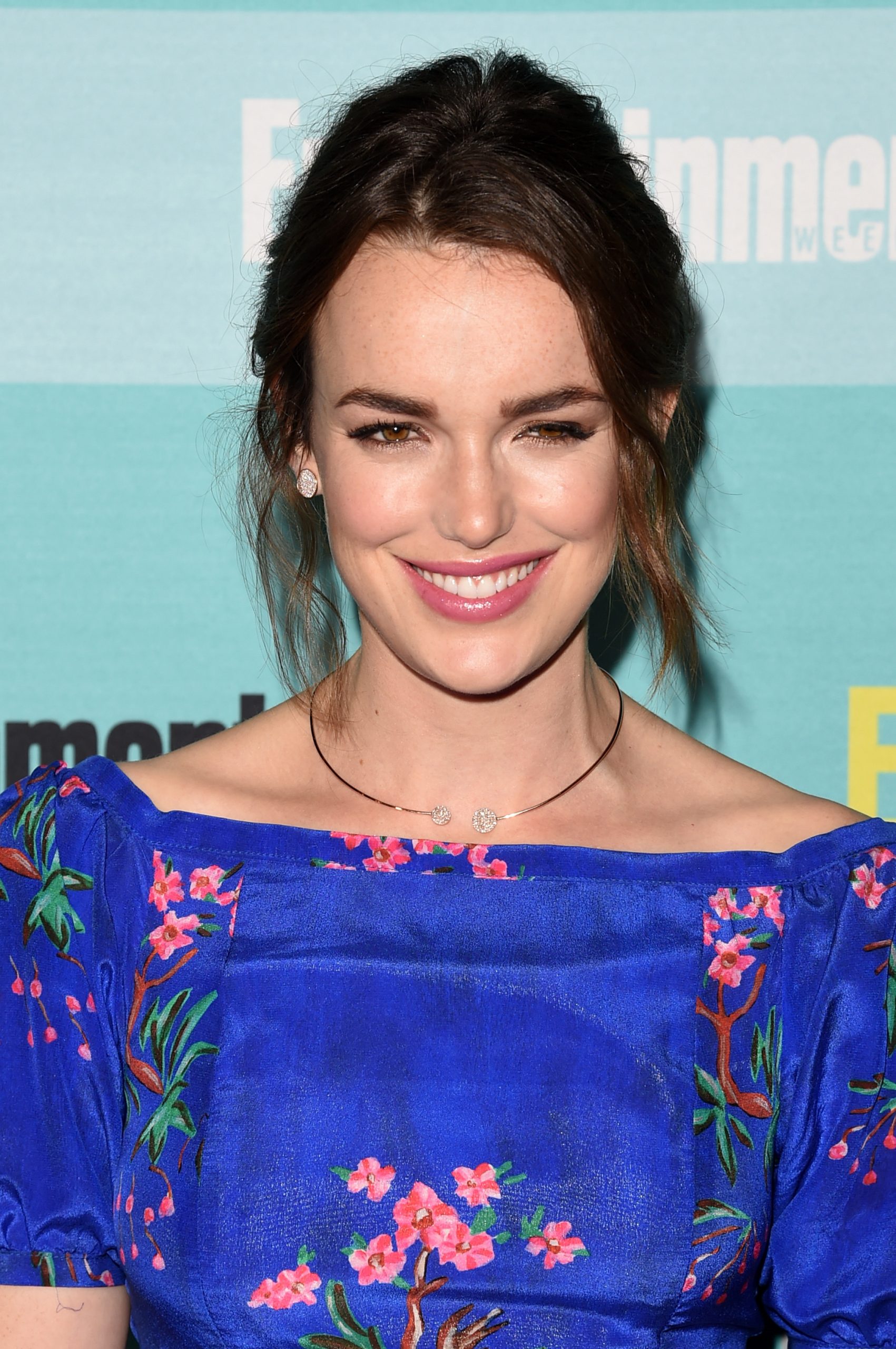 Elizabeth Henstridge photo 3