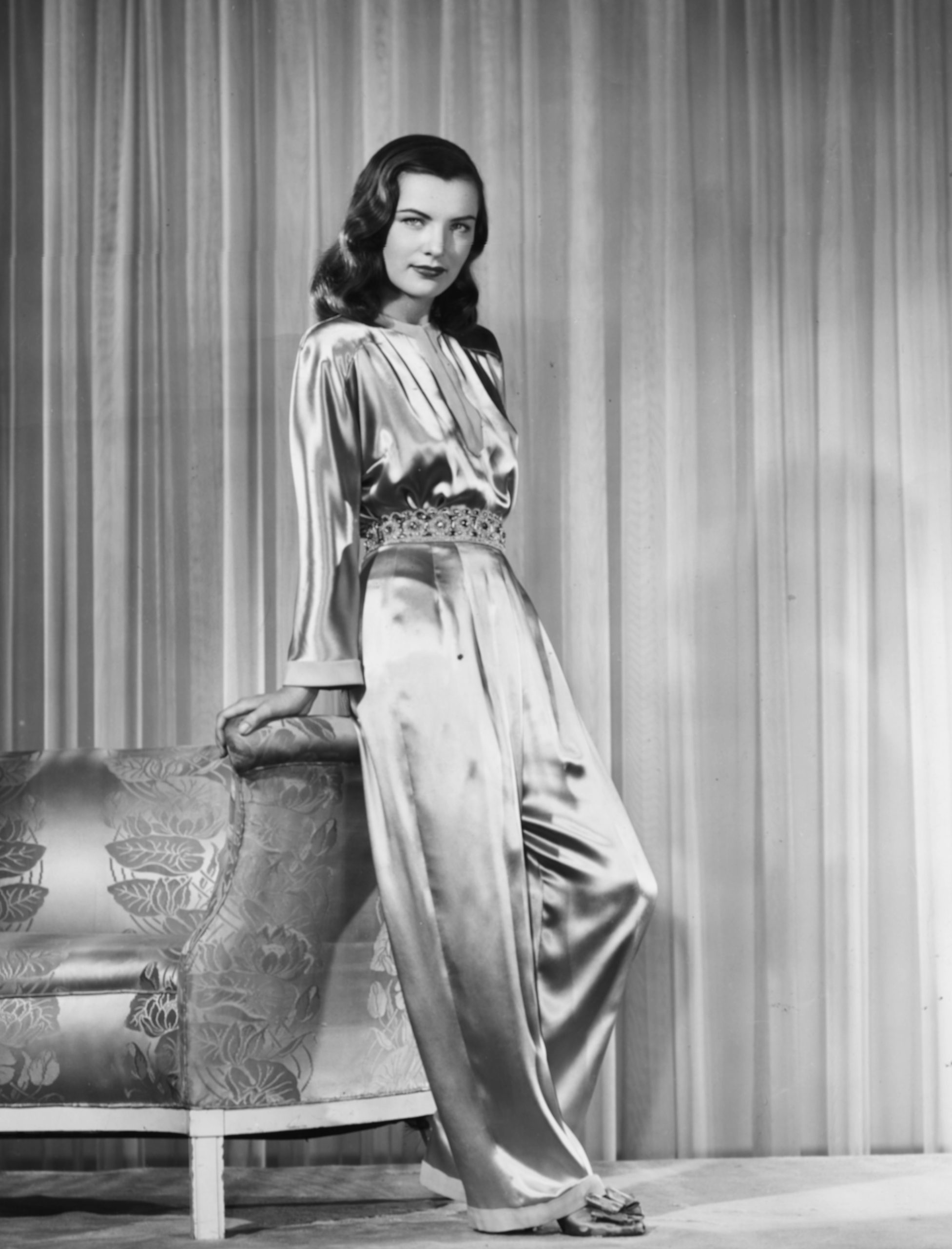 Ella Raines photo