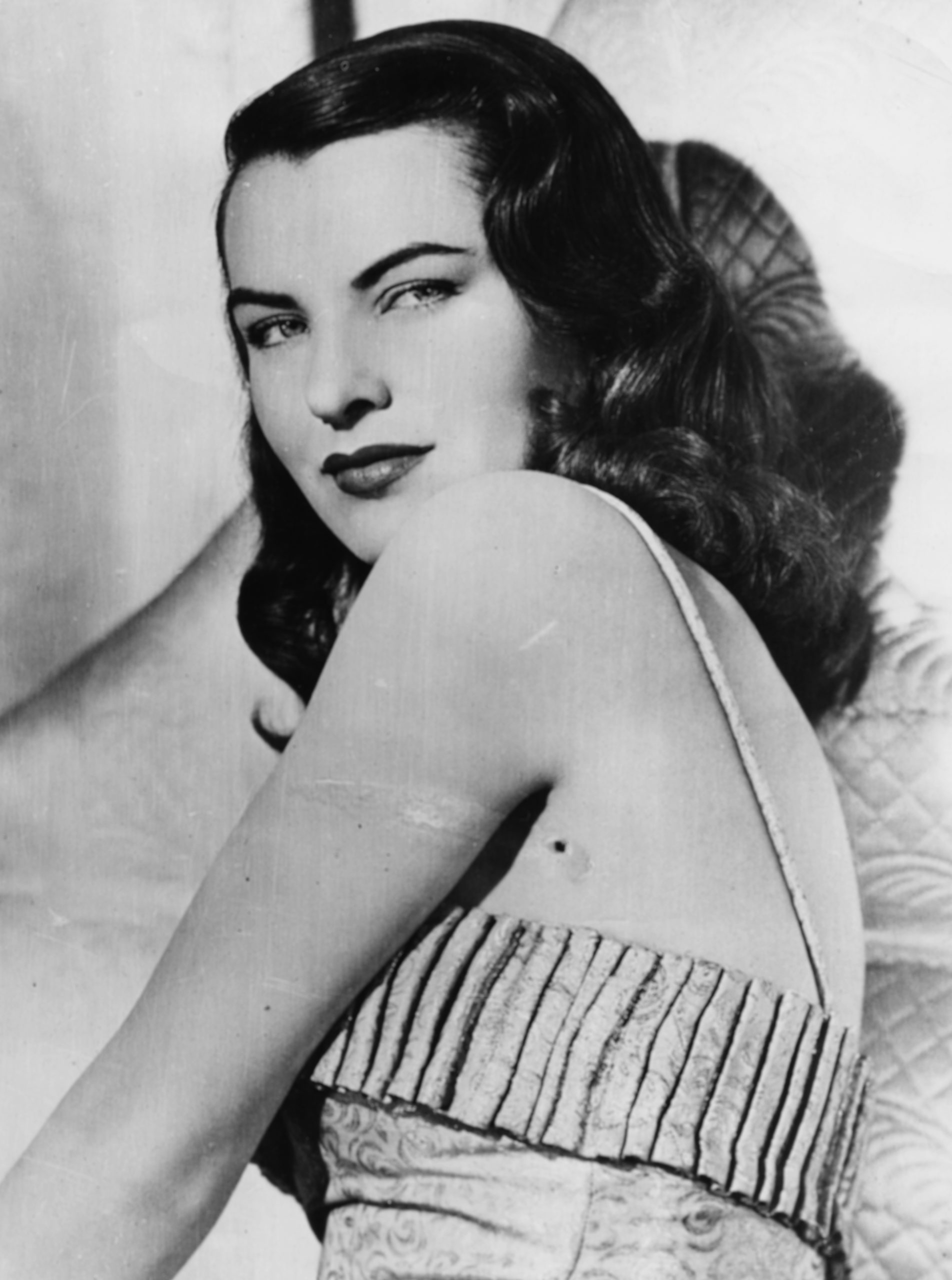 Ella Raines photo 3