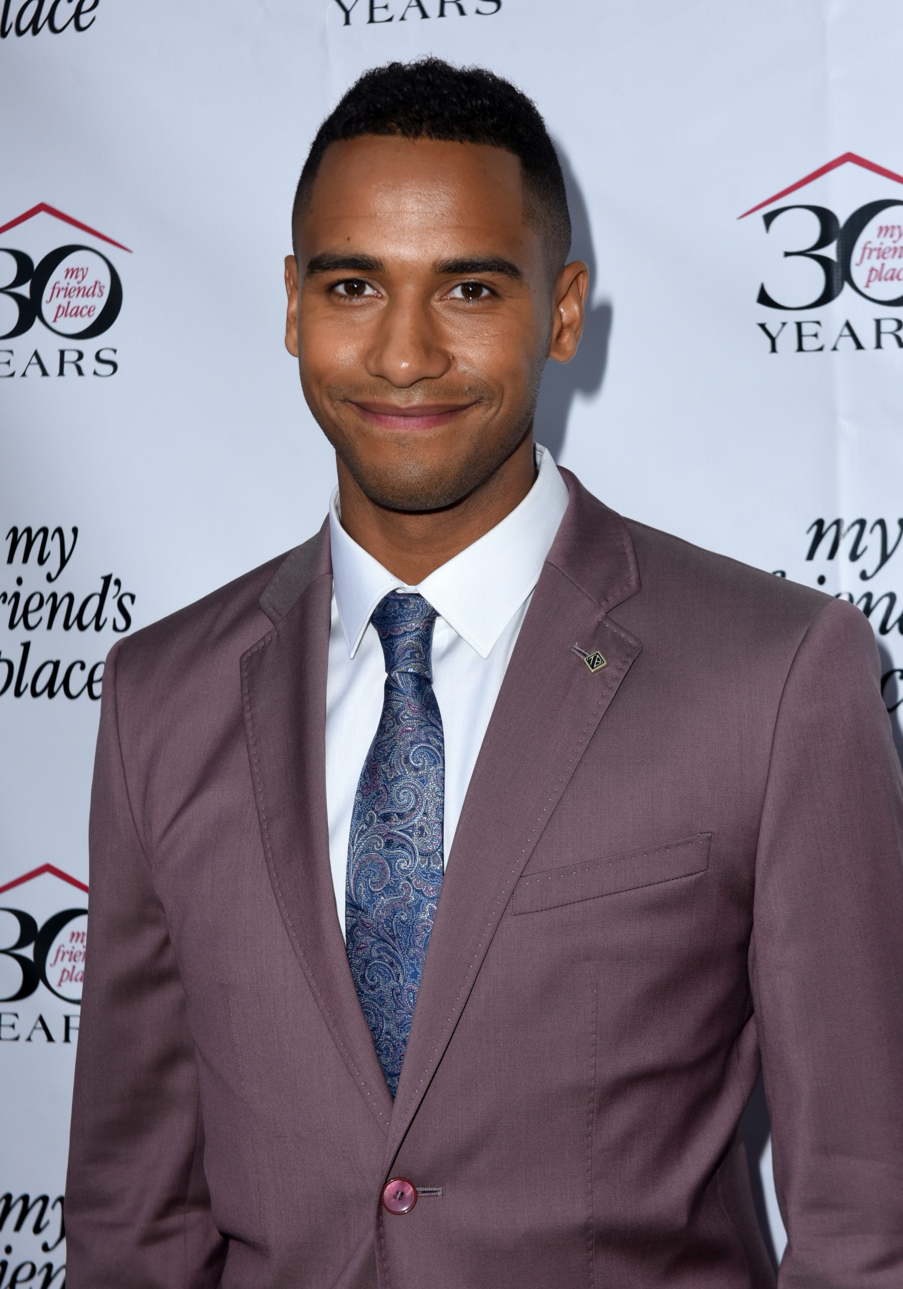 Elliot Knight photo 2