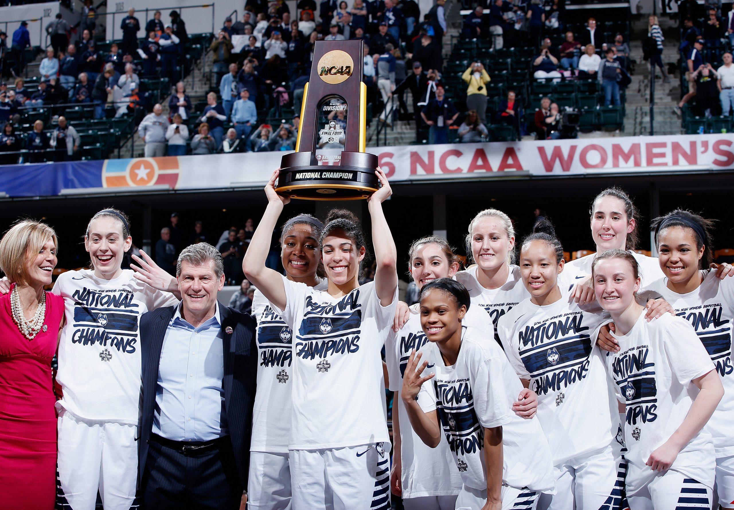 Geno Auriemma photo 3