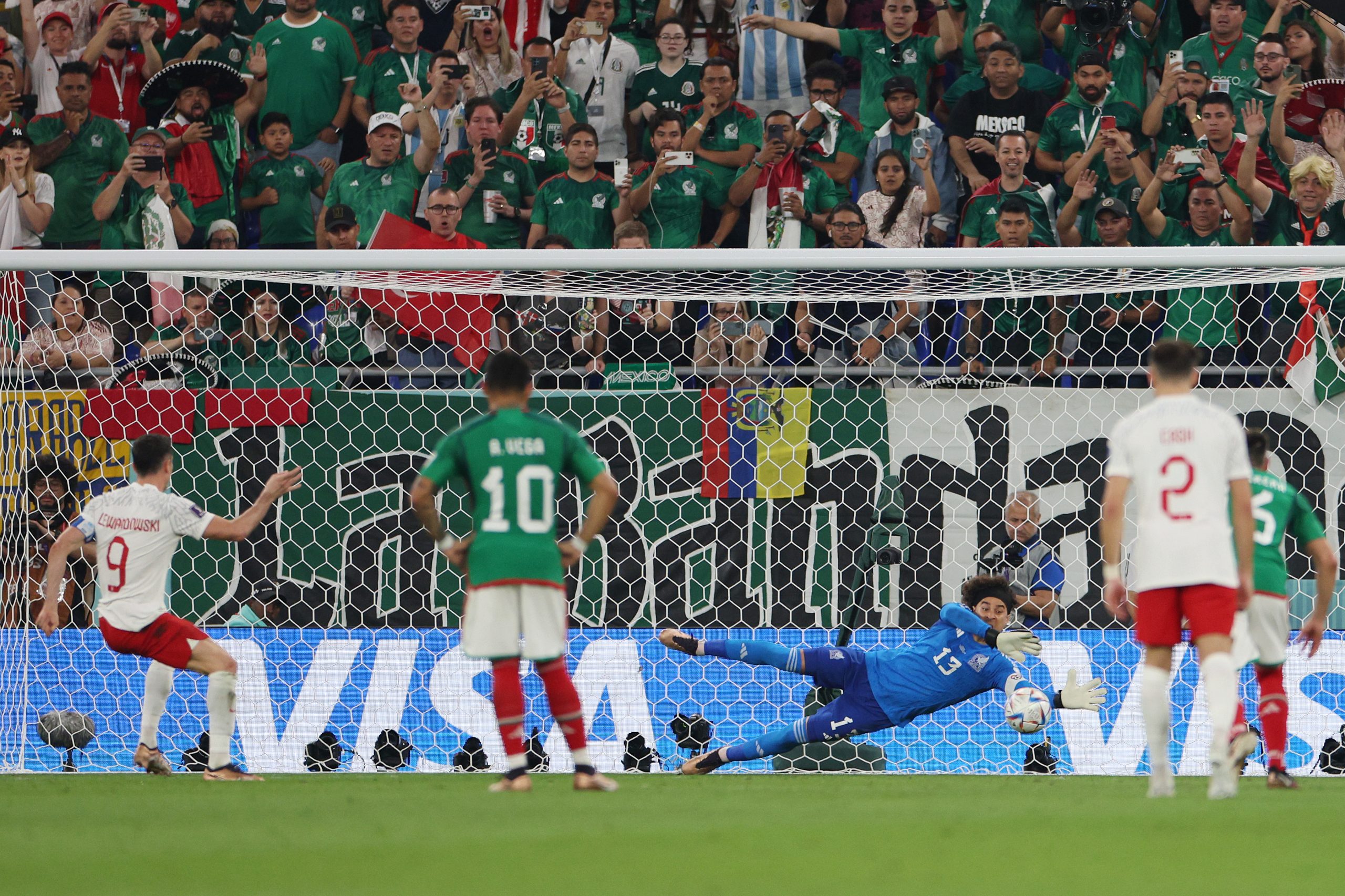 Guillermo Ochoa photo 2