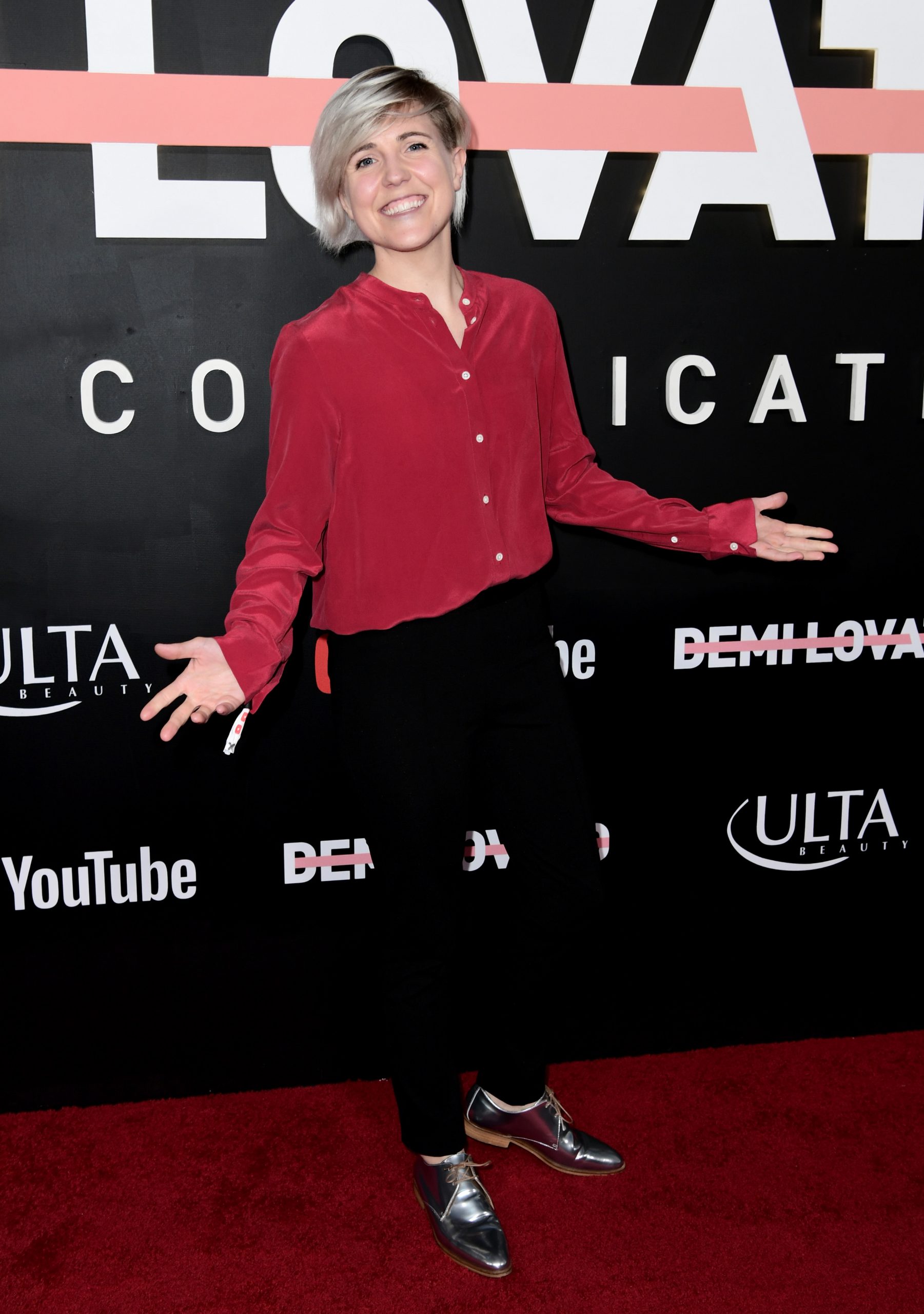 Hannah Hart photo