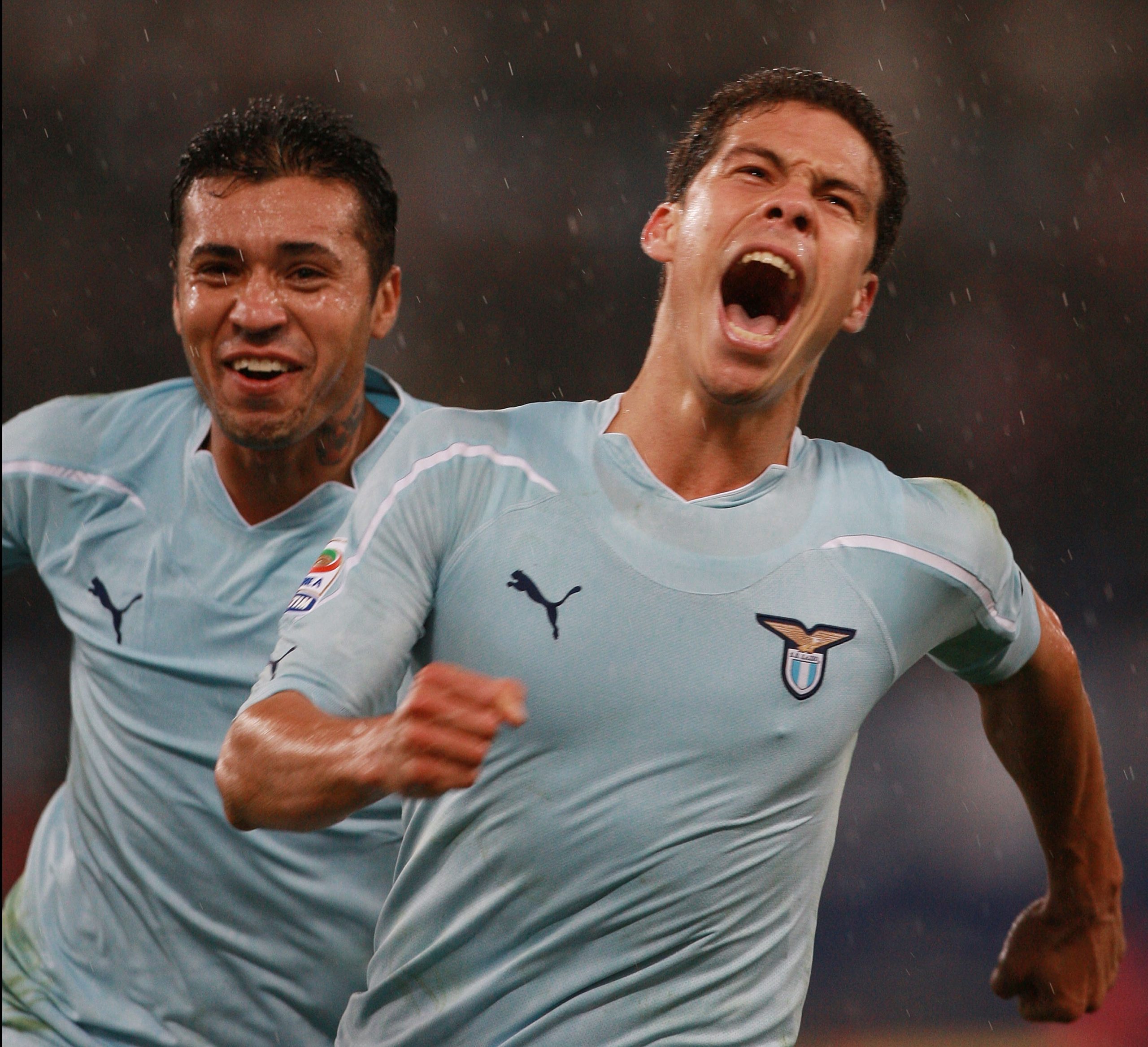 Hernanes photo 3