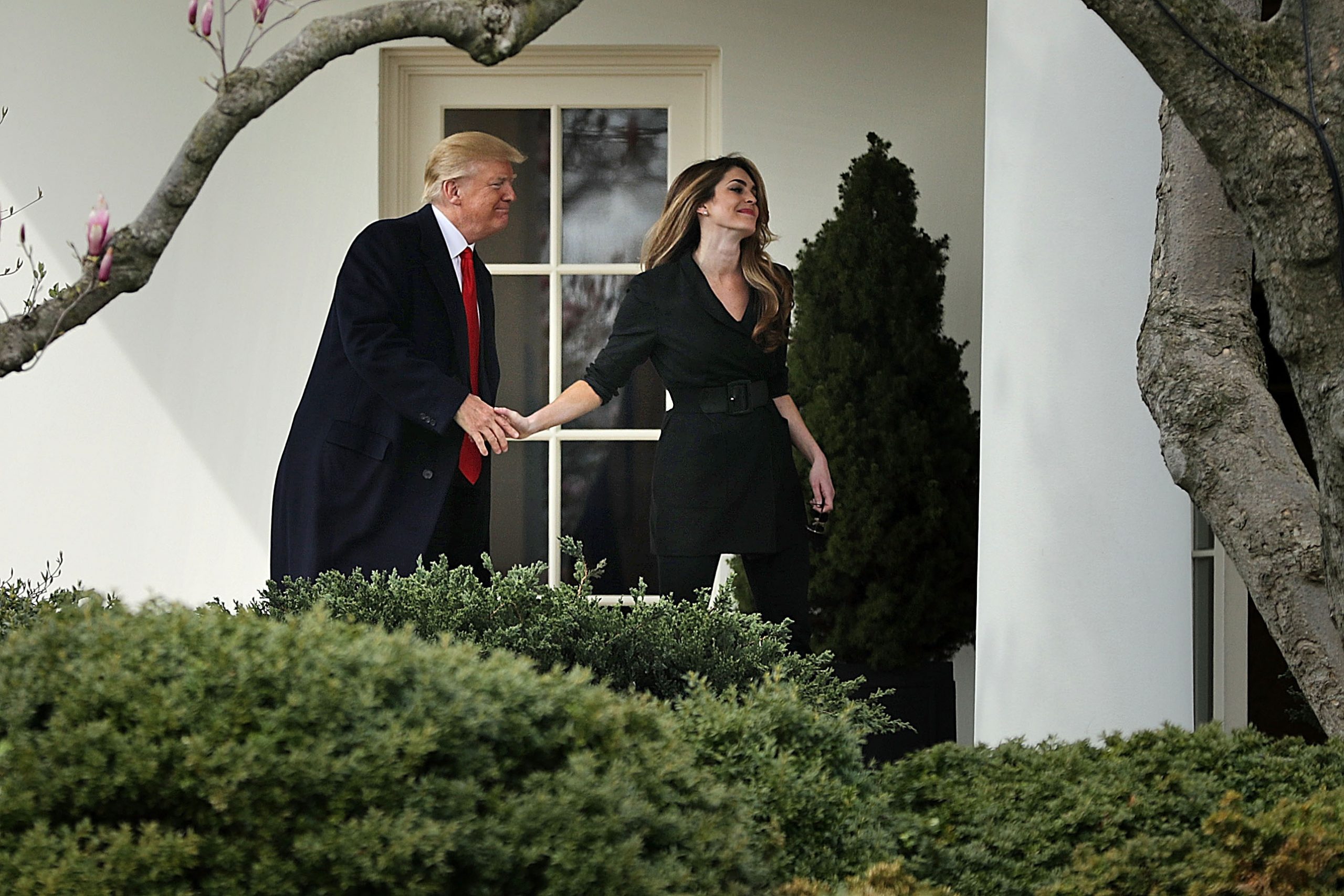 Hope Hicks photo 3