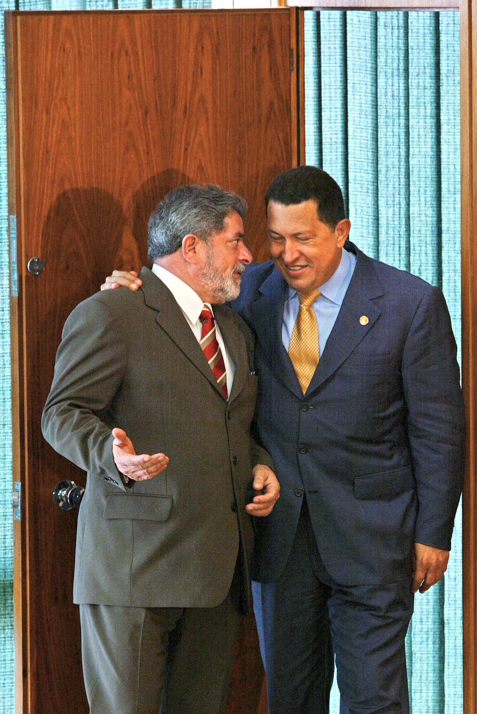 Hugo Chávez photo 3