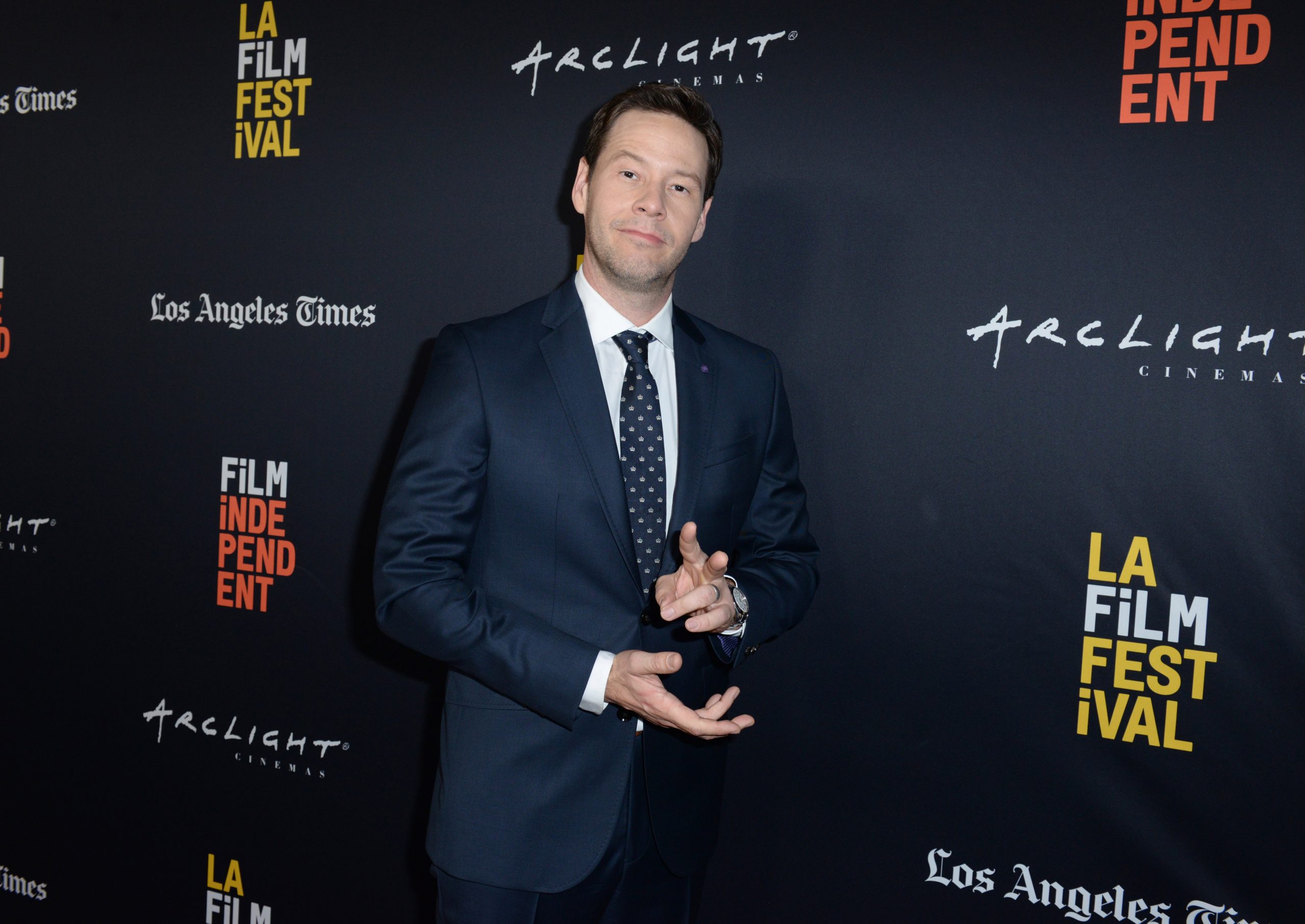 Ike Barinholtz photo 3