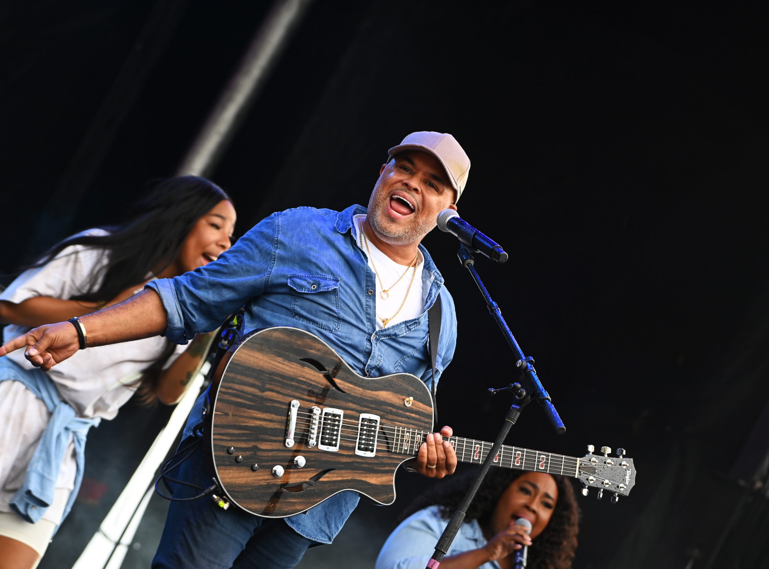 Israel Houghton photo 2