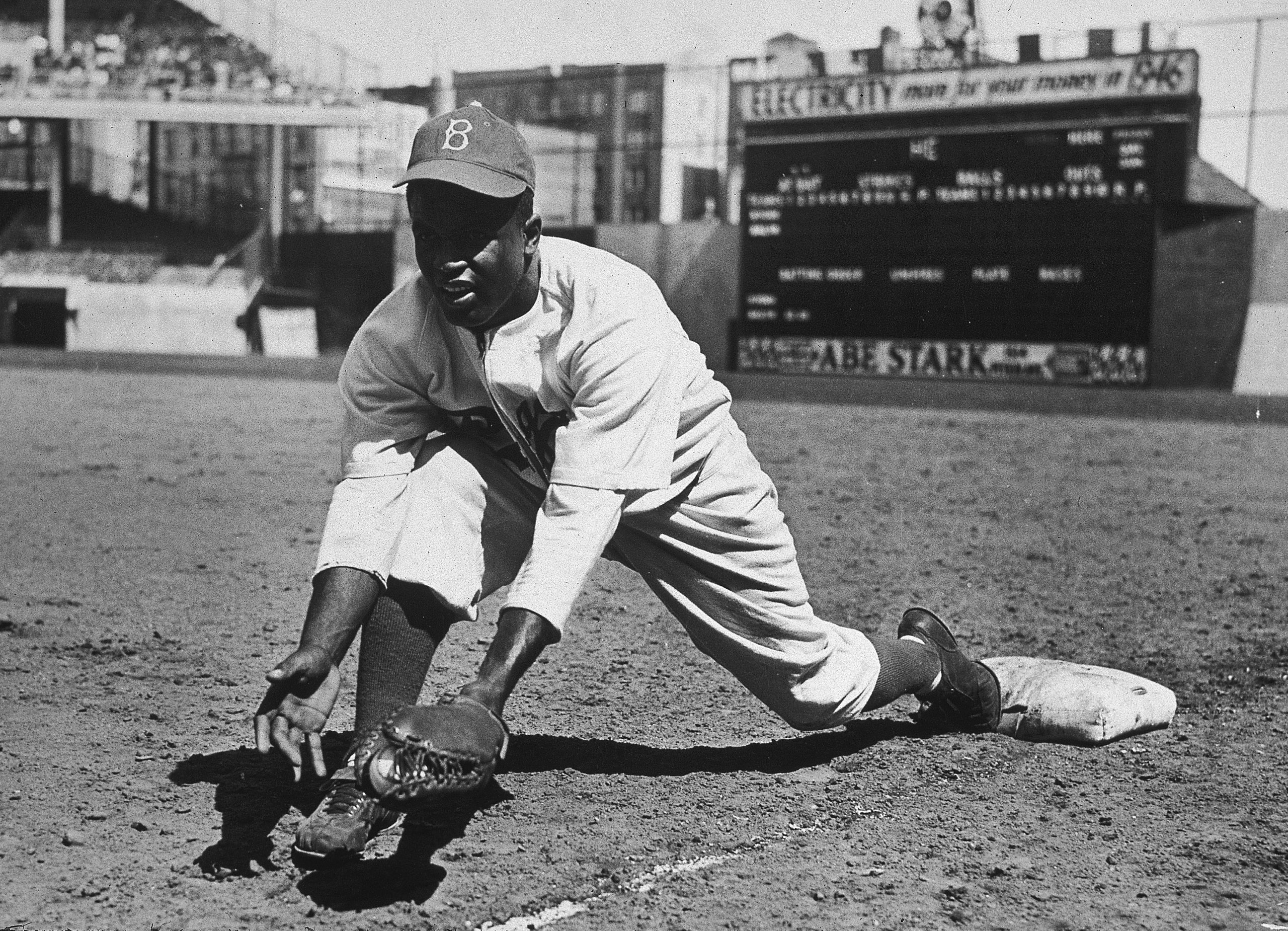 Jackie Robinson photo