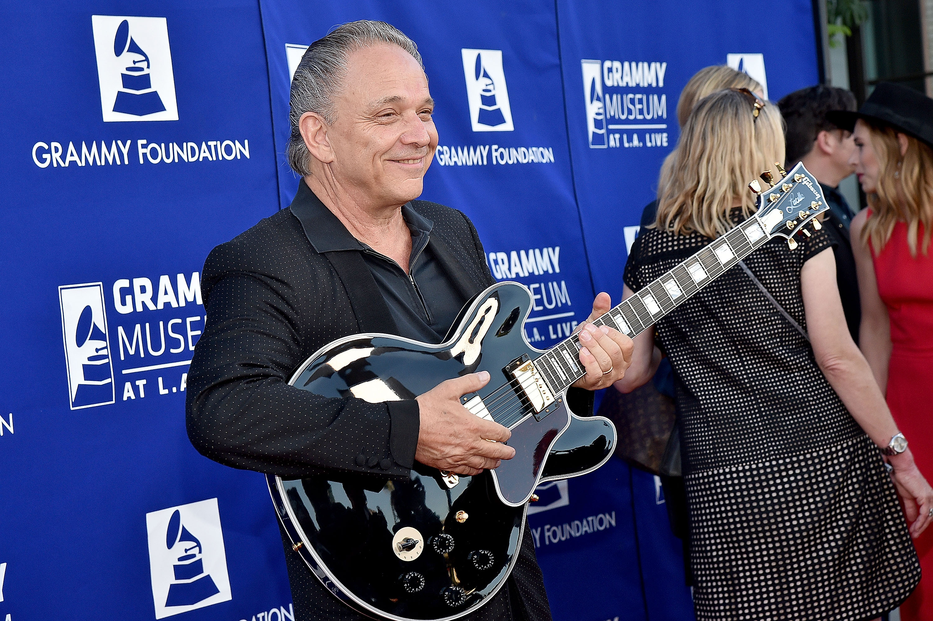 Jimmie Vaughan photo 3