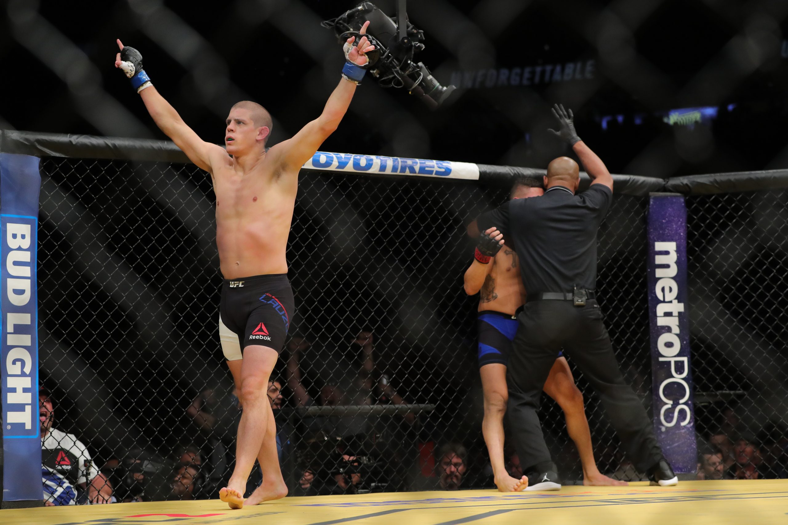 Joe Lauzon photo